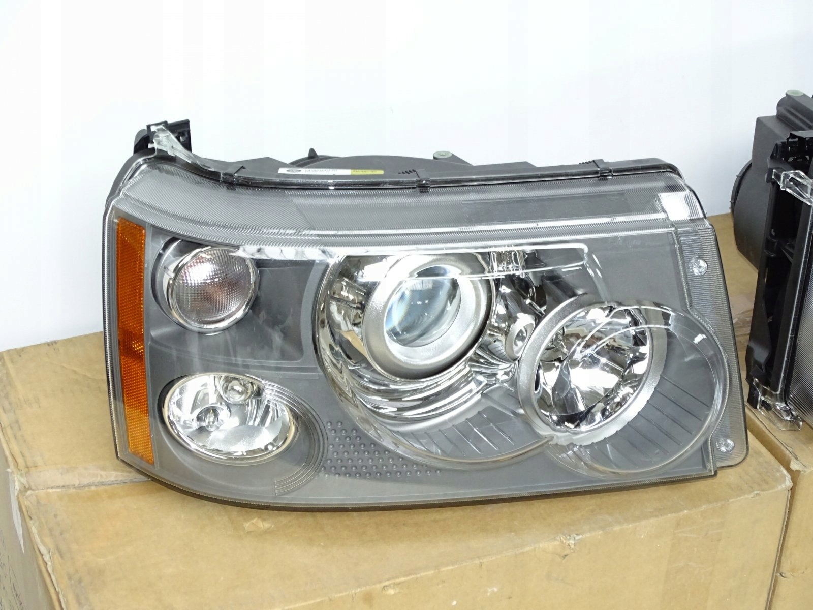 ORYGINALNE lampy reflektory RANGE ROVER SPORT 2009 Strona zabudowy lewe + prawe