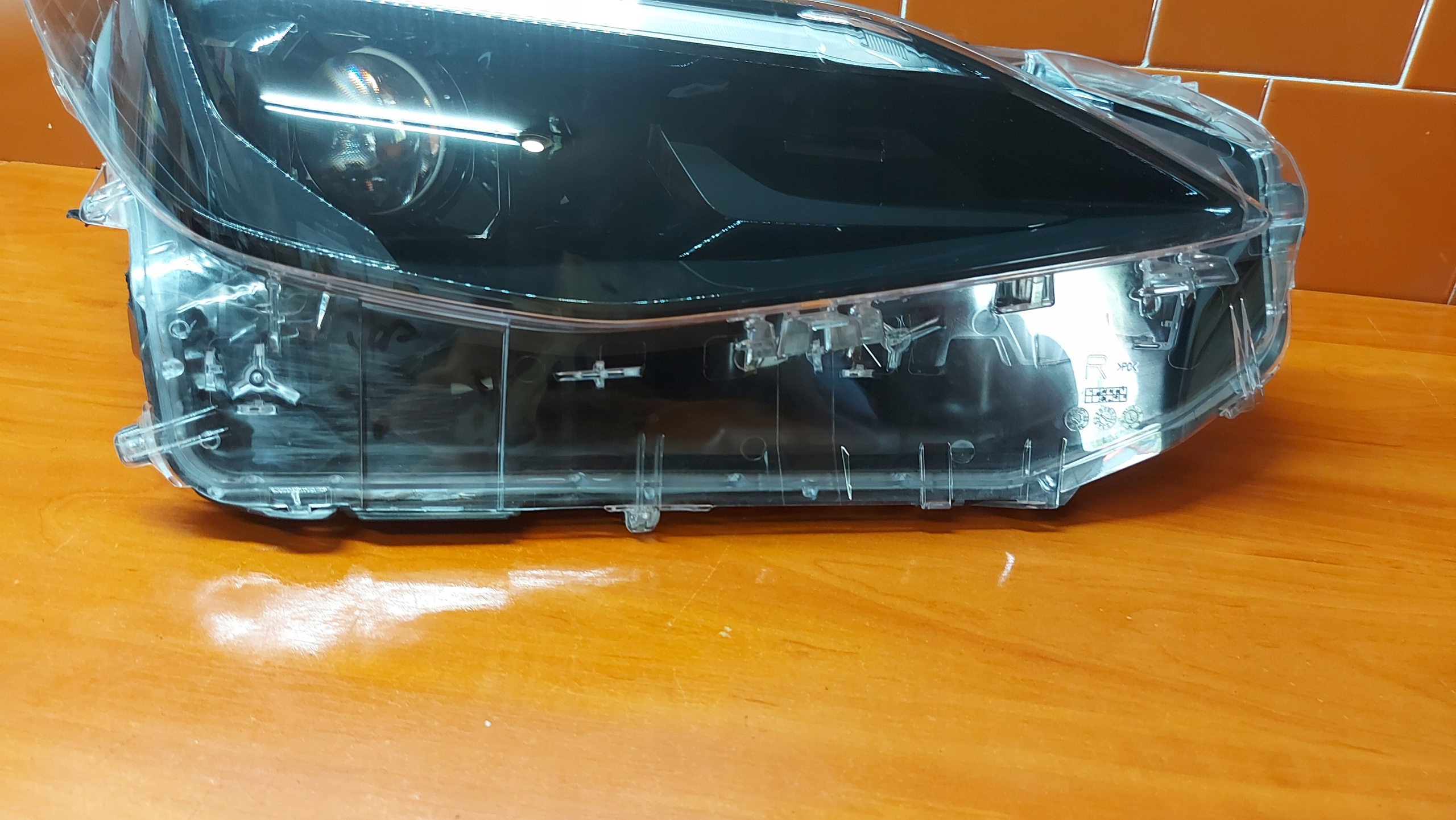 REFLEKTOR light right right front TOYOTA YARIS CROSS 20