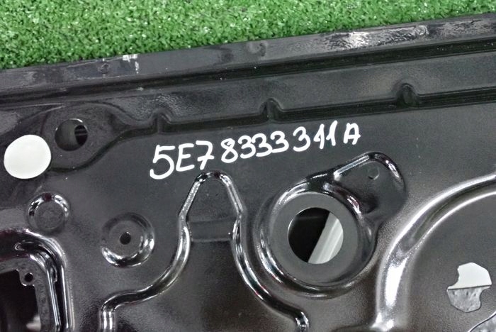SKODA OCTAVIA IV KOMBI door left rear. rear part