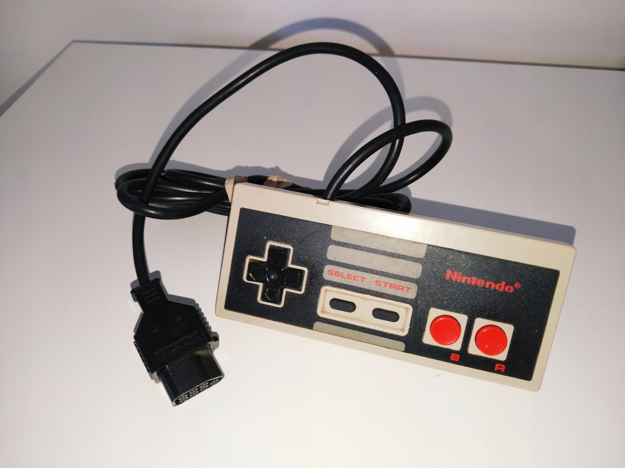 OFICJALNY KONTROLER PAD NINTENDO NES NES-004E
