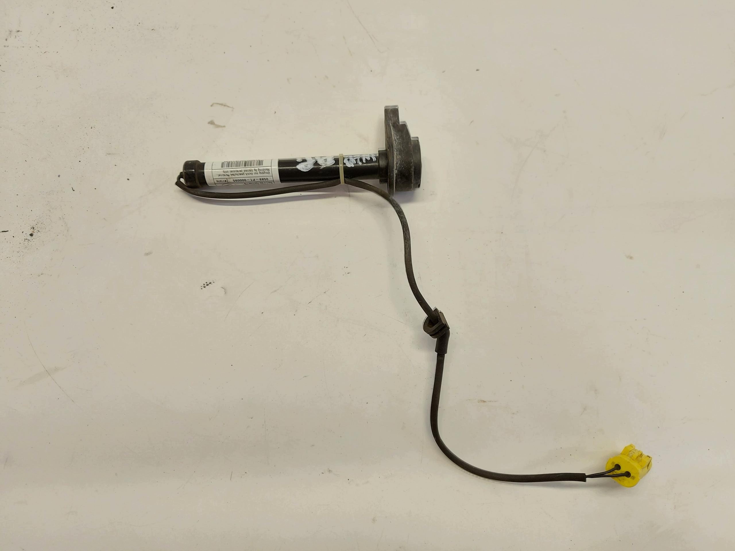 MERCEDES W213 E300de Naboj pirotechniczny bonnets right A2139062201