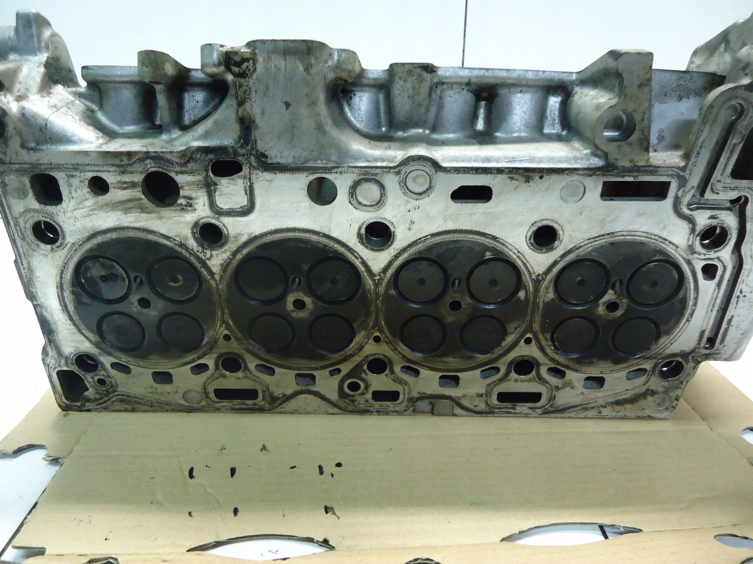 BMW 1 E87 2.0D N47D20 hlava 7812603 vačky RÁM 7797511