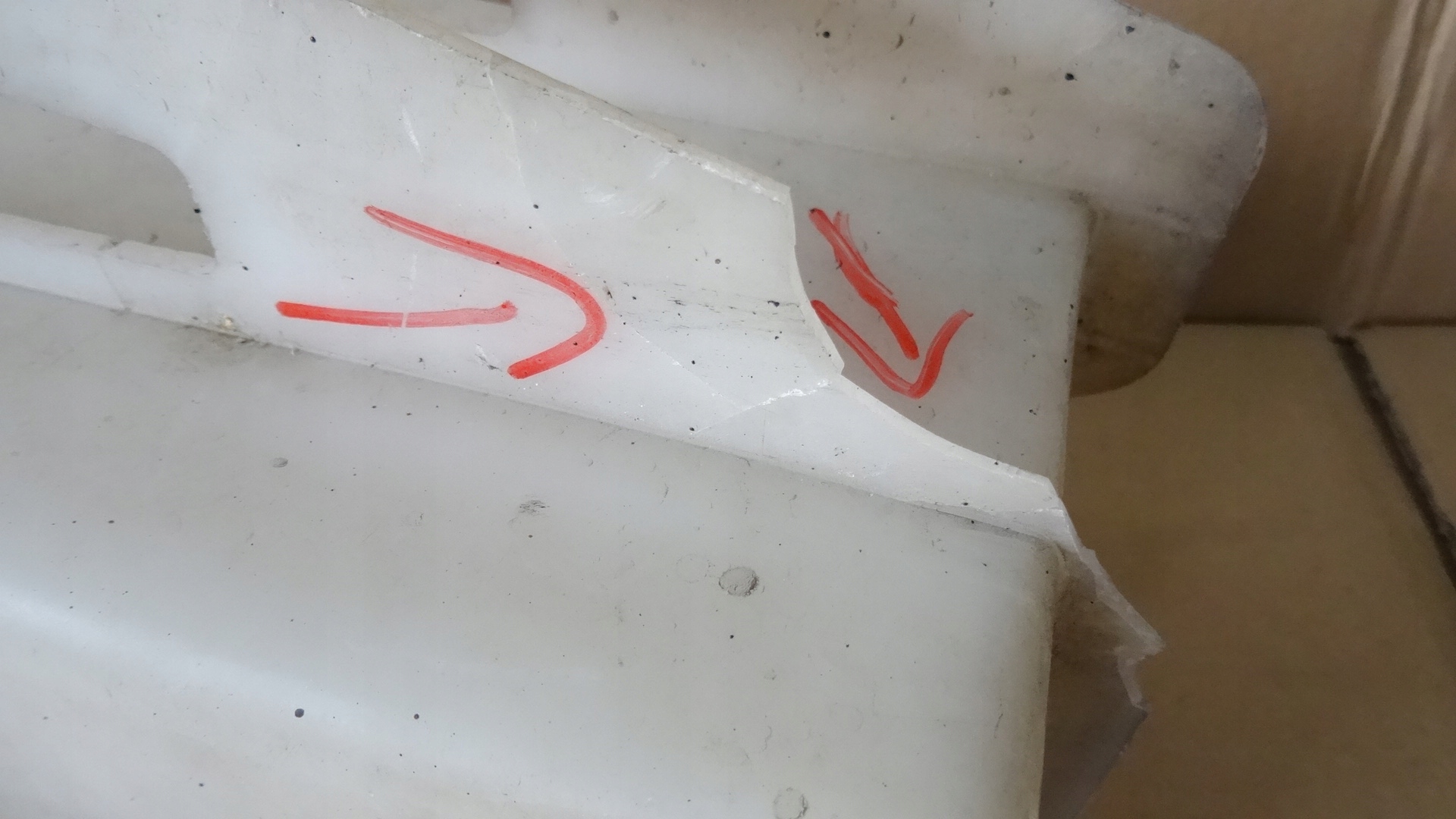 POLONEZ CARO 1.6B ZBIORNIK SPRYSKIWACZY Producent części Daewoo OE