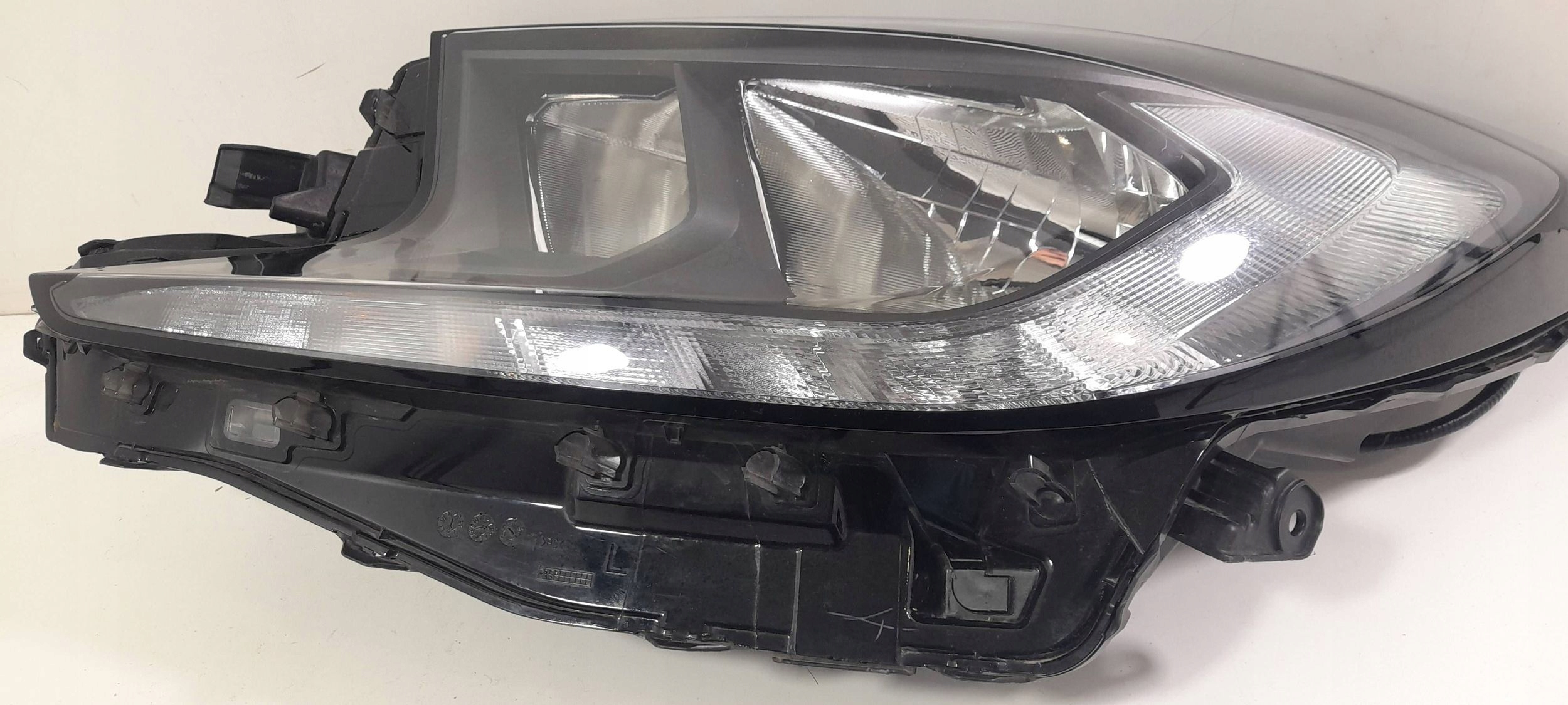 Toyota Aygo X 2024r Reflektor left 0180748 (R346)