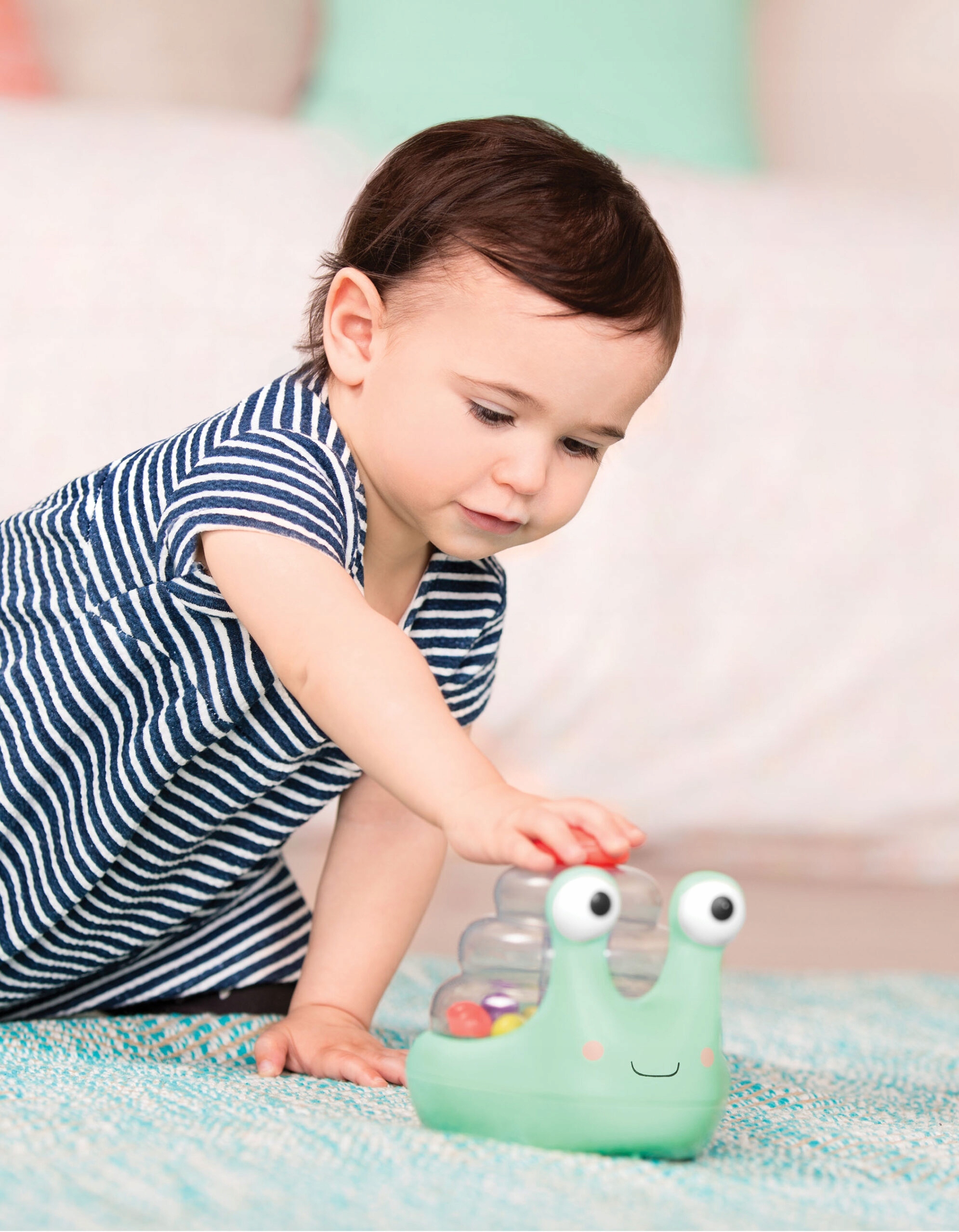 Zabawka do raczkowania ŚLIMAK JEŻDŻĄCY, ŚWIECĄCY, z kulkami B.TOYS Wiek dziecka 6 m +