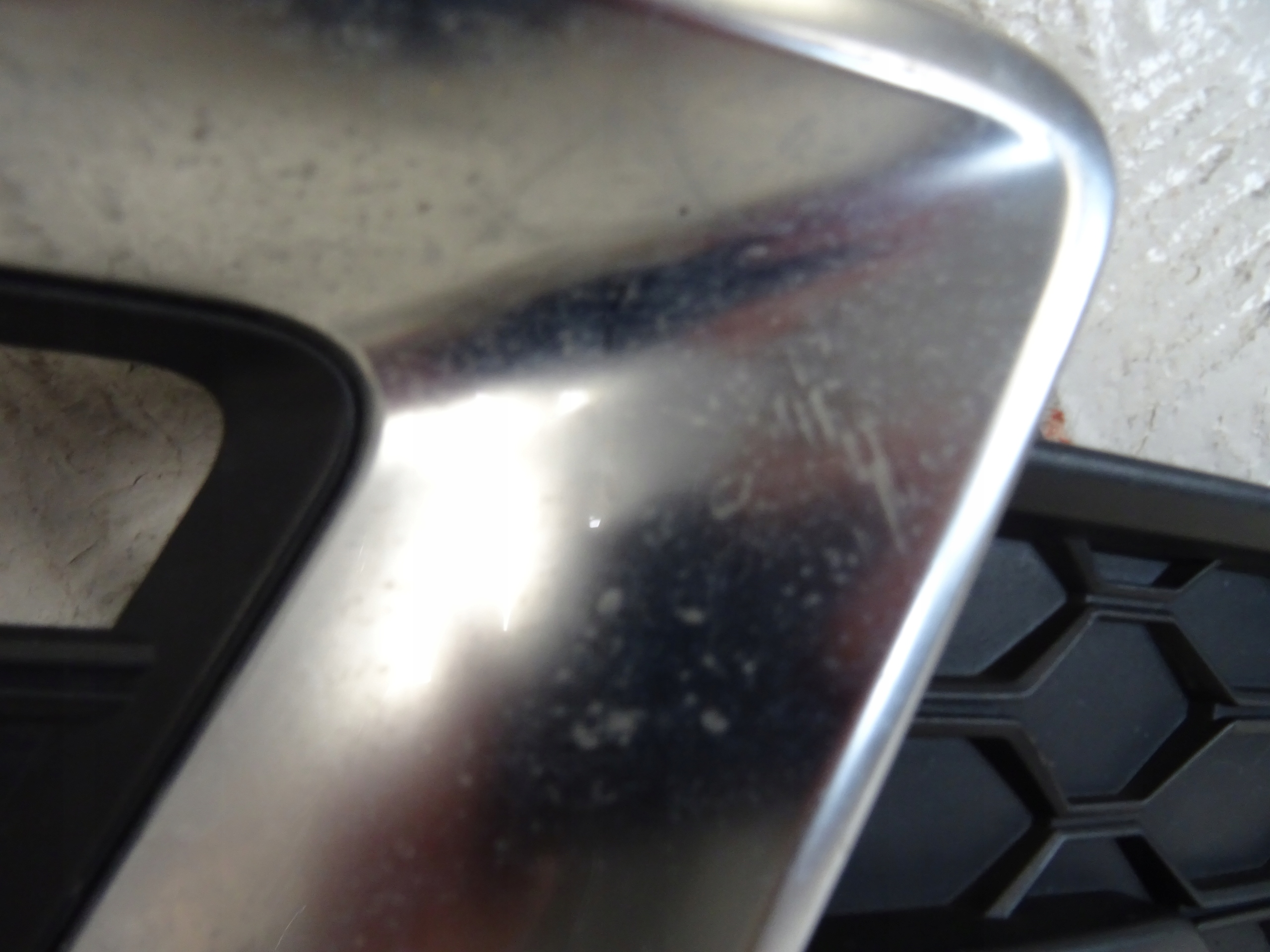 grid of a bumper front front right AUDI A4 B9 S-LINE LIFT 8W0807682AM