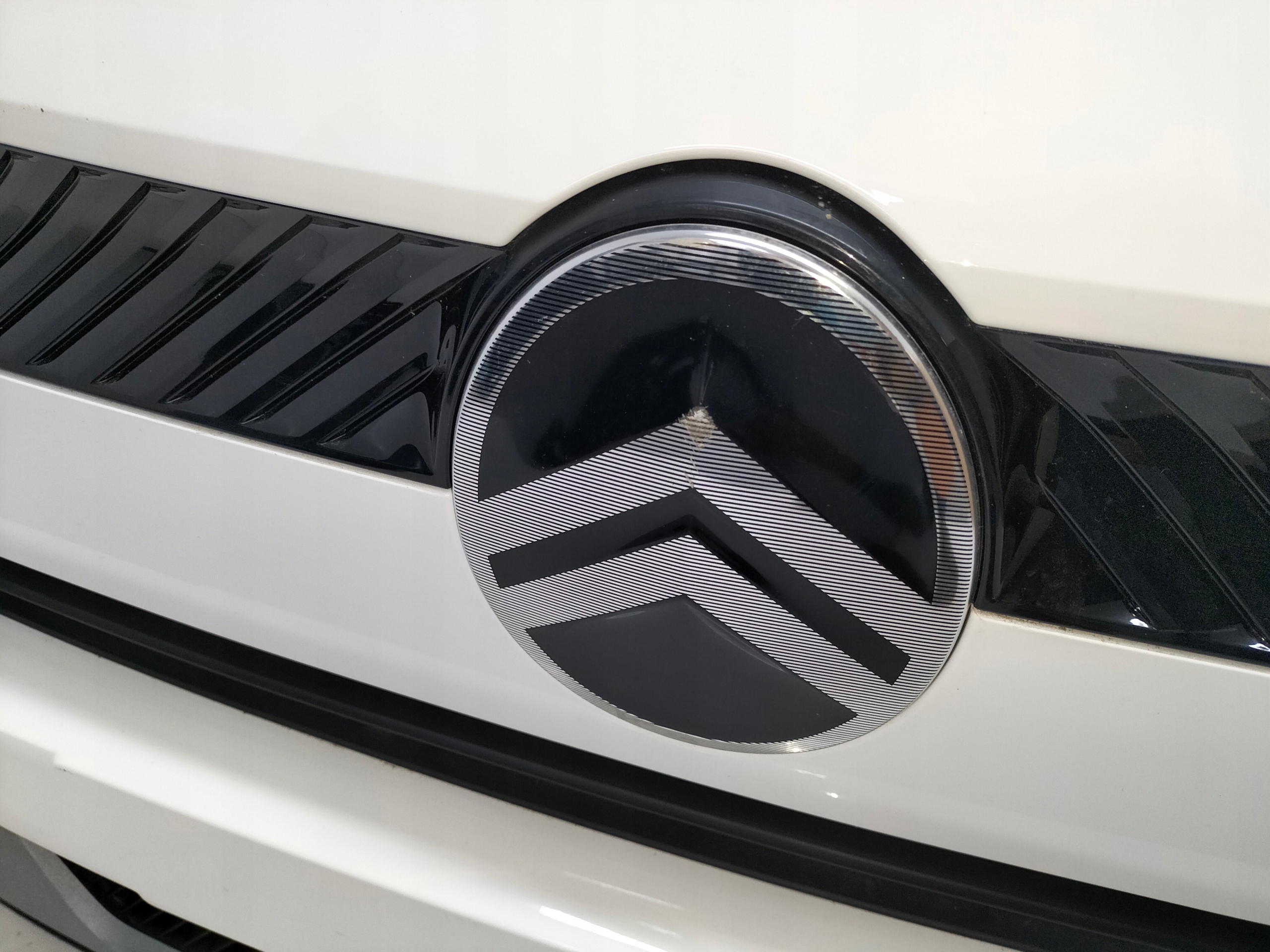 nárazník predný predok CITROEN C3 IV 24