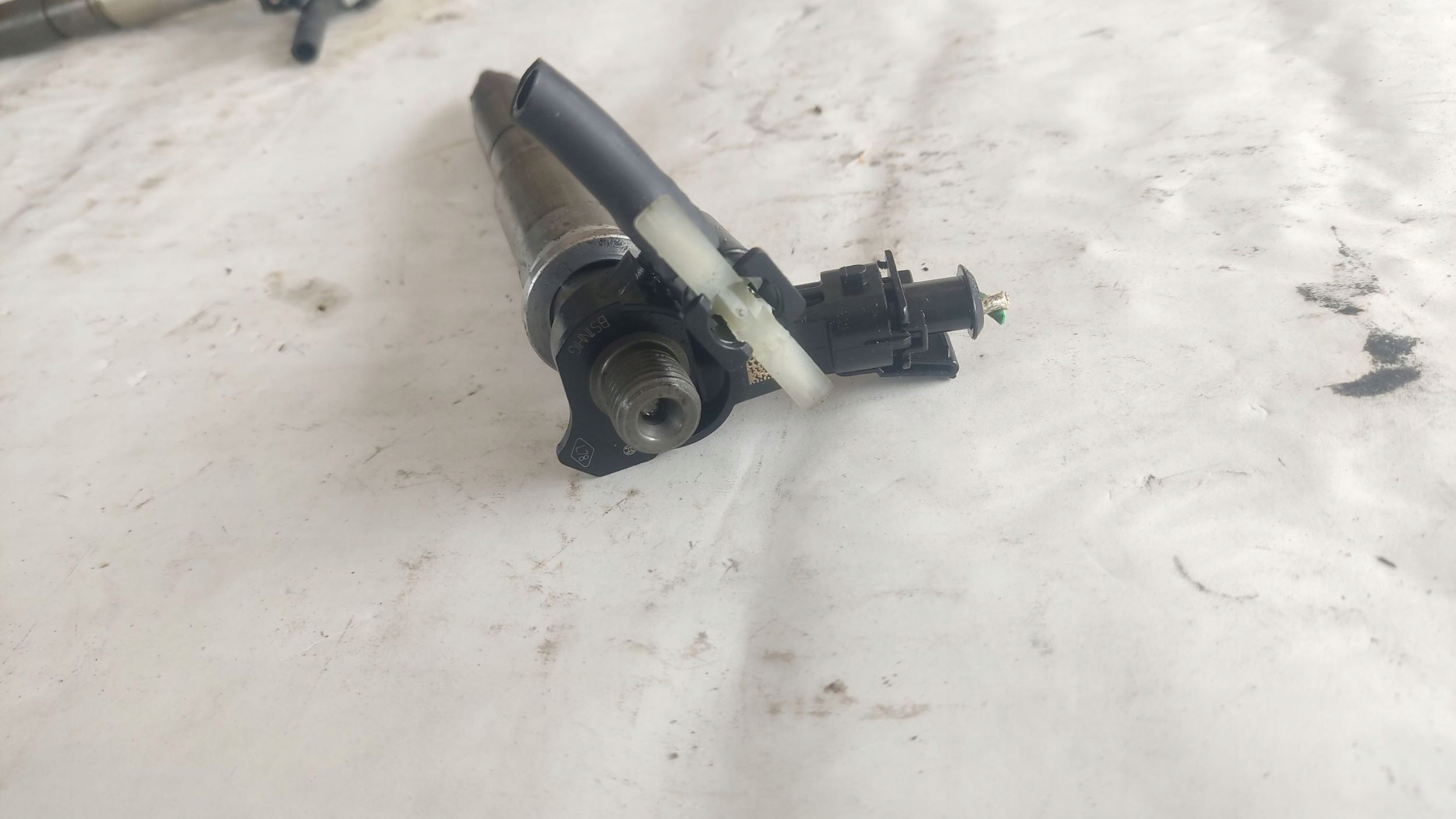 injector RENAULT 2.0 DCI