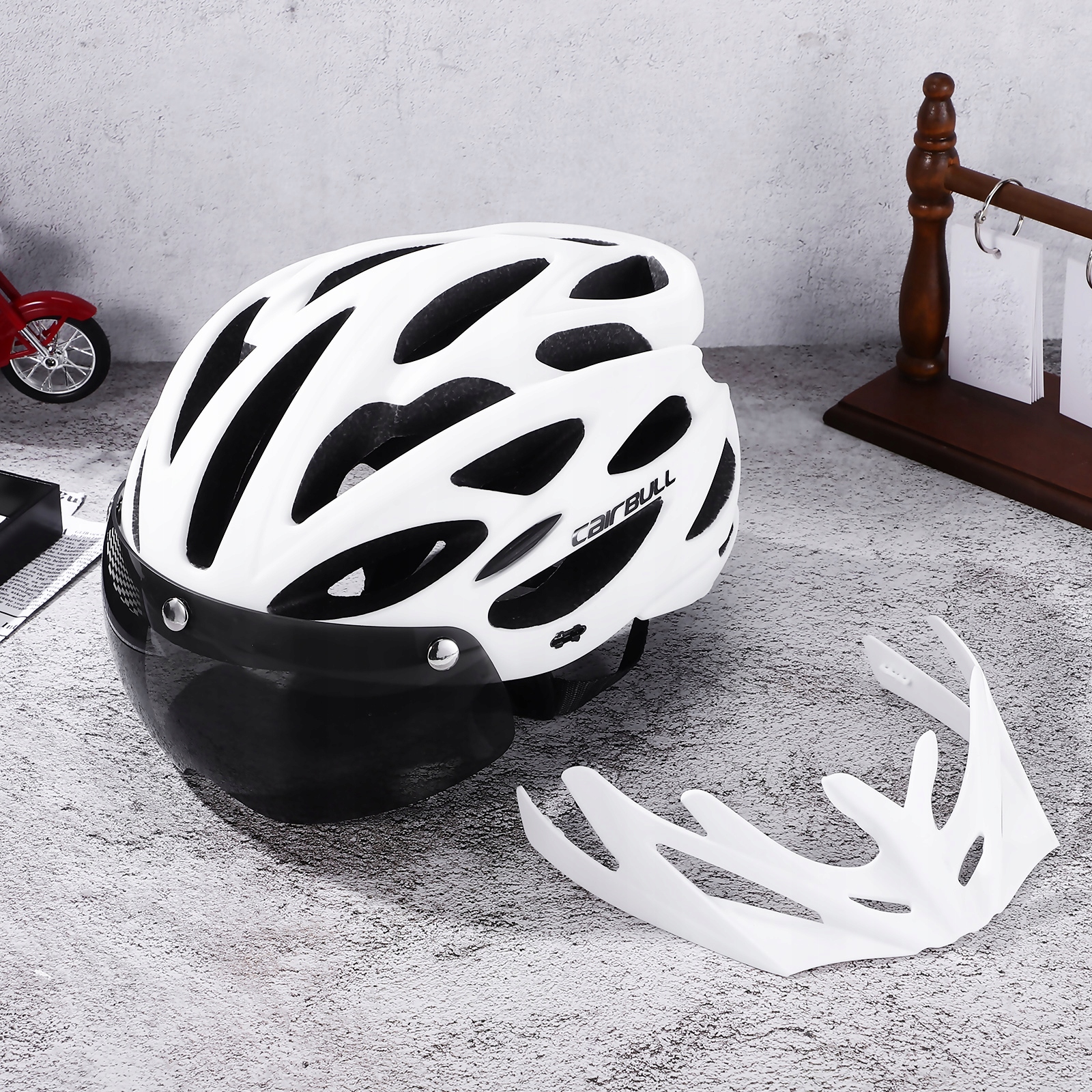 Univerzální Cyklistická Přilba S Ochranou A Led Světlem Pro Noční Jízdu