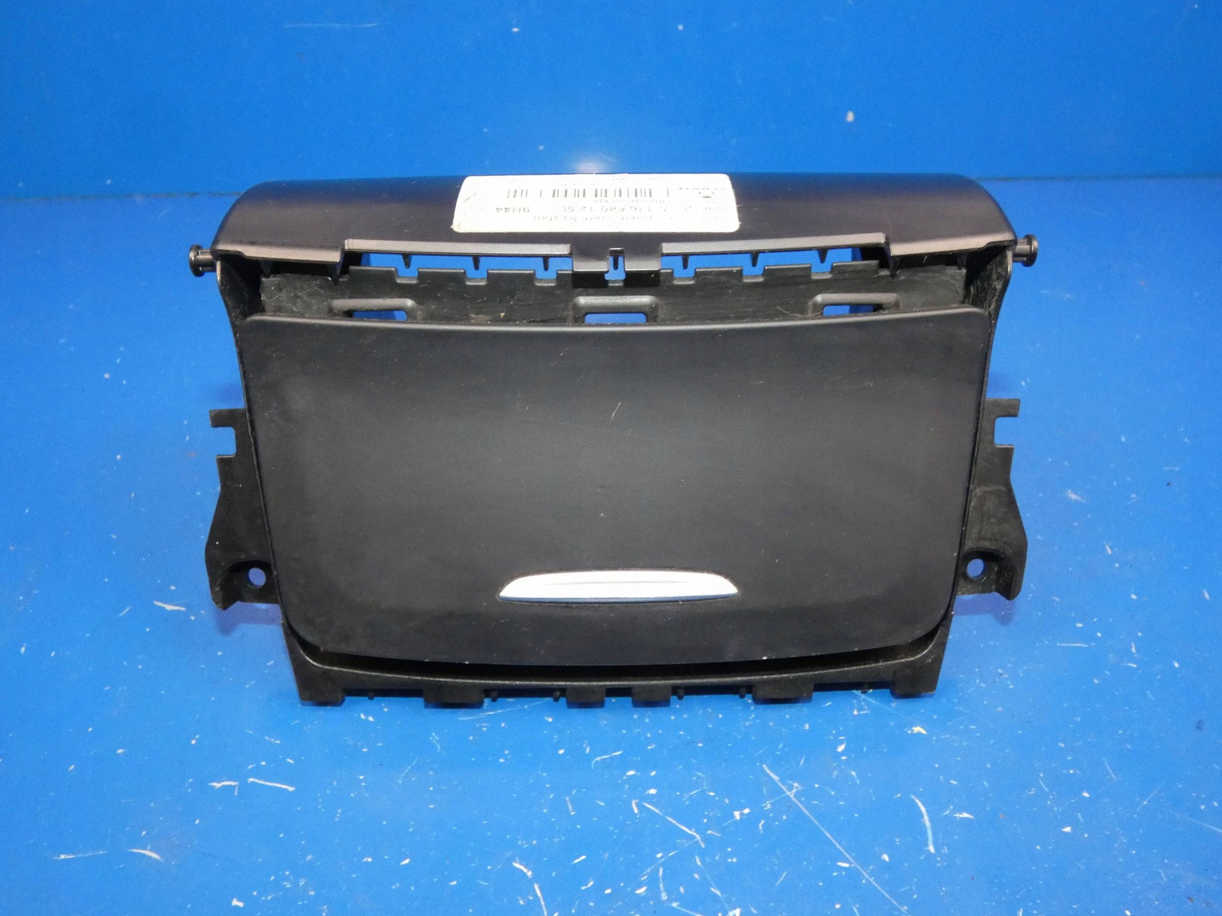 MERCEDES CLA W117 A W176 ashtray passenger compartment front