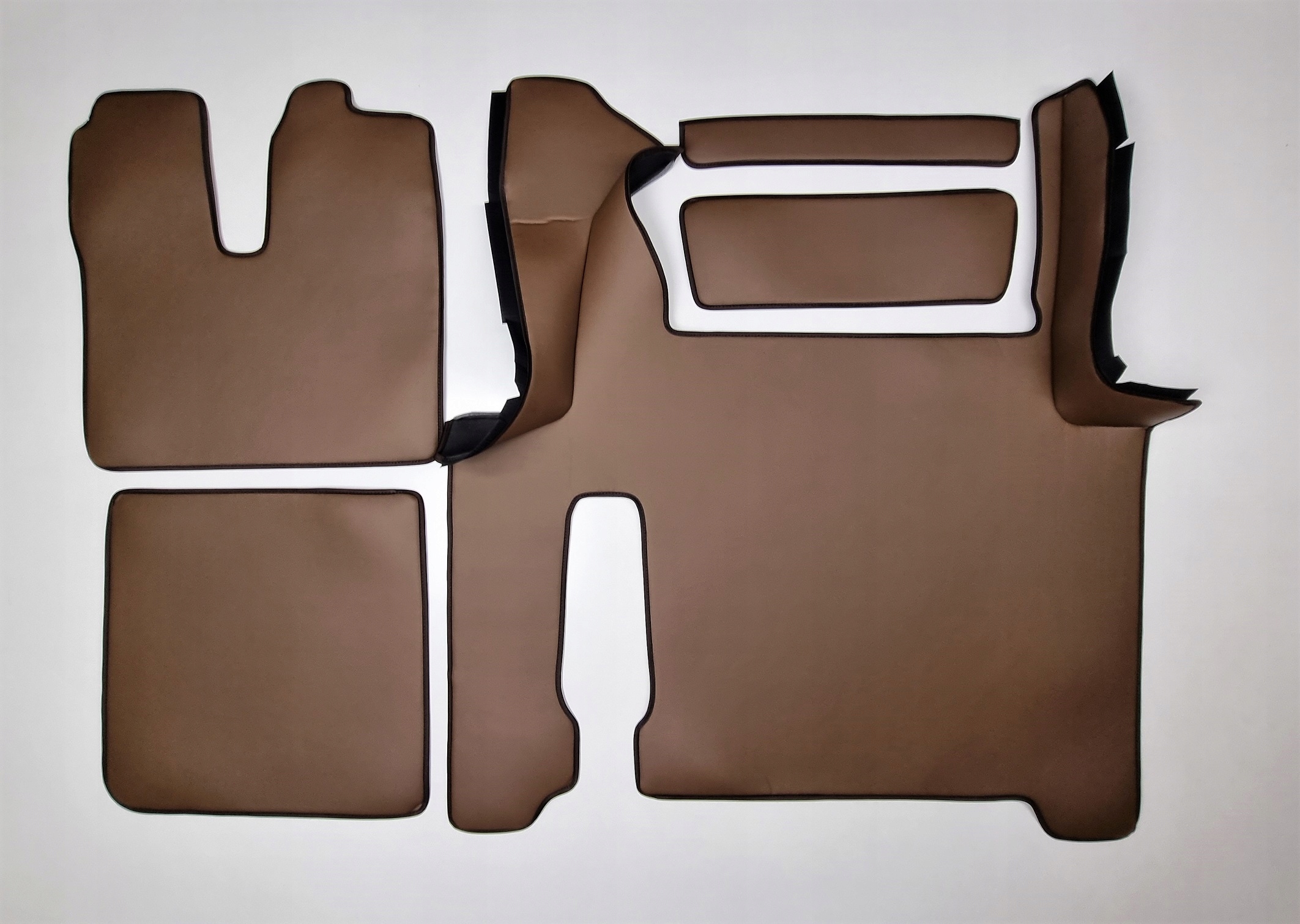 

Dywaniki Man Tgx PO2017 2szuflady Gładkie