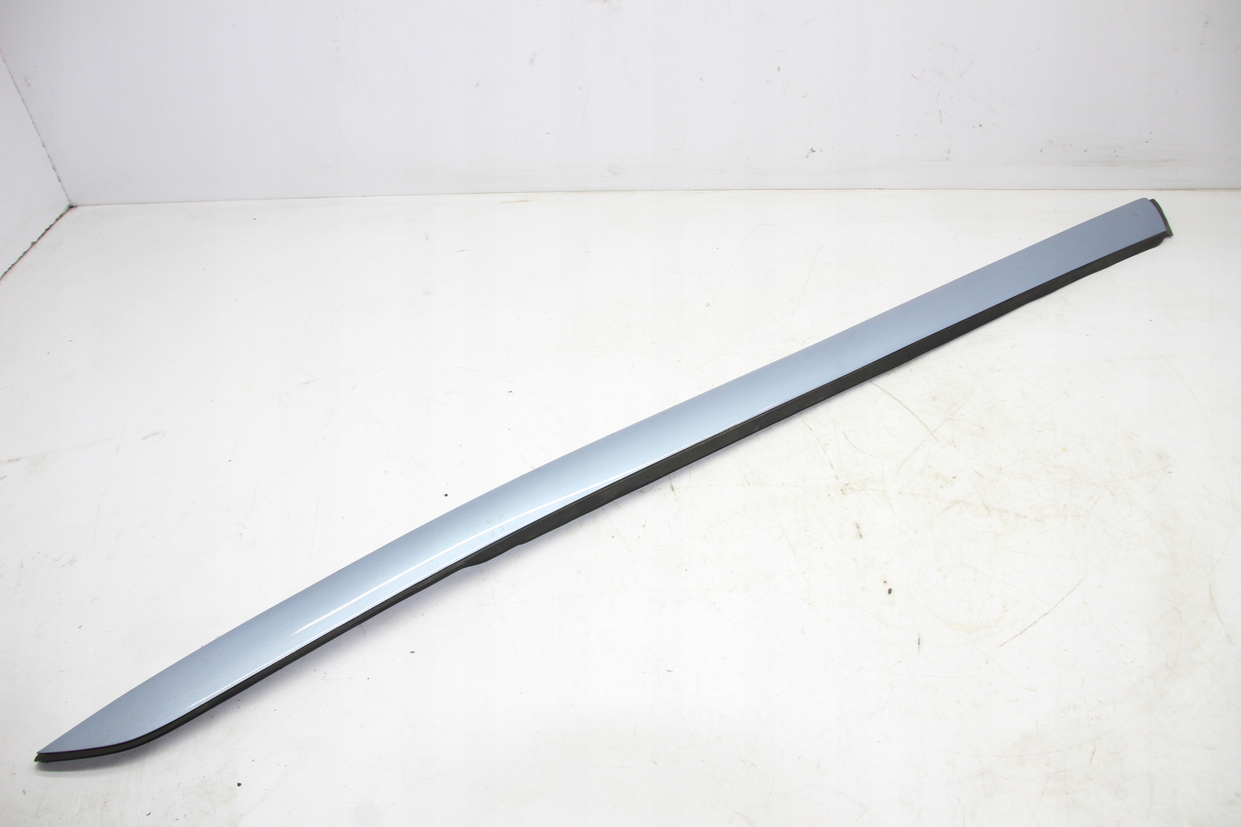 LISTWA SZYBY CZOŁOWEJ PRAWA EHHC C4 PICASSO II