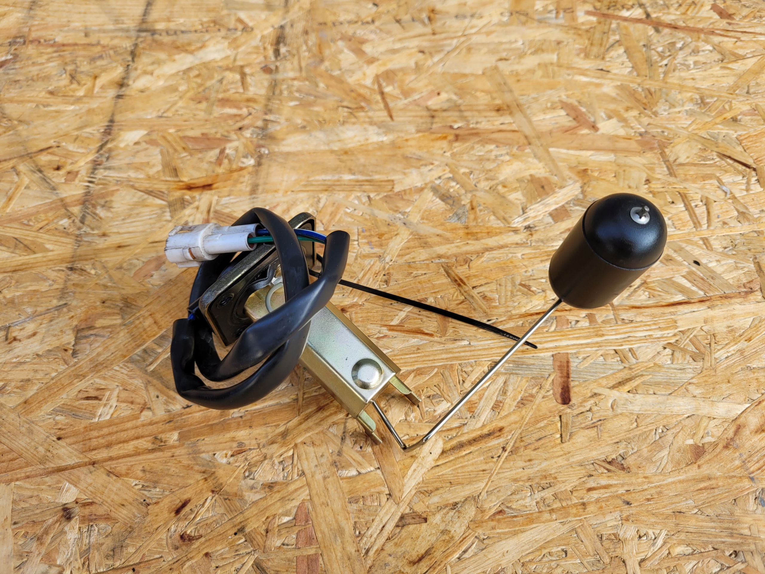 pływak wskaznik paliwa CF MOTO 450 500 520 600