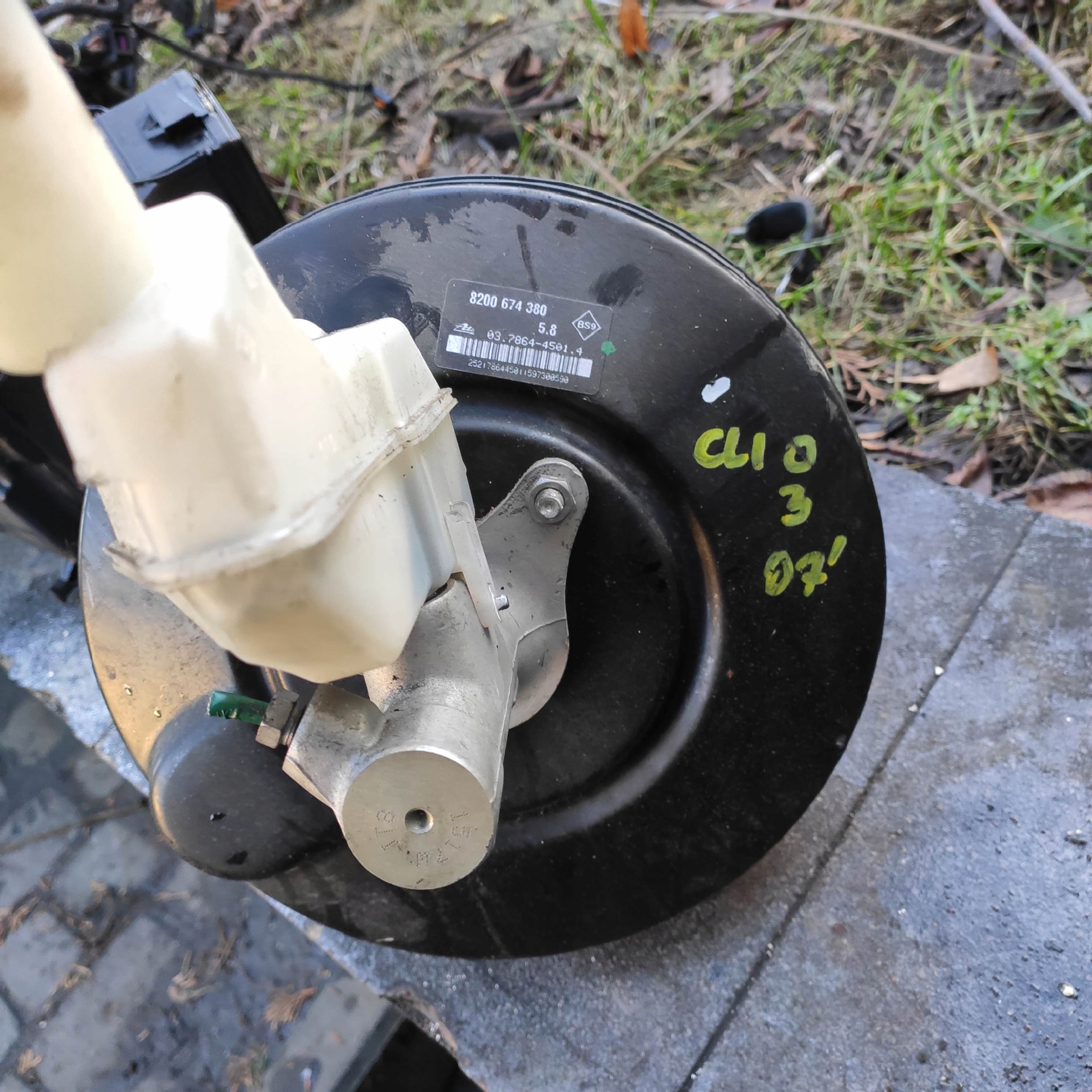 8200674380 - СЕРВОПРИВОД ГЛАВНЫЙ ТОРМОЗНОЙ ЦИЛИНДР RENAULT CLIO 3 III 1.2 B