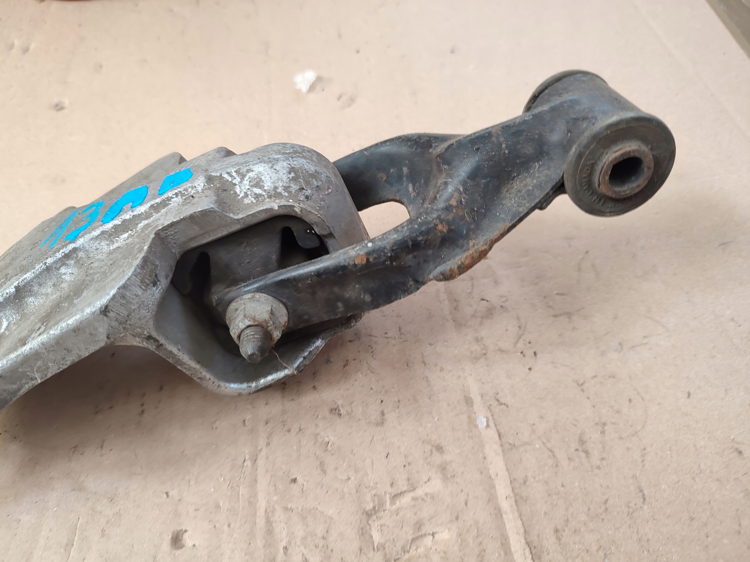 holder engine mount Opel Sintra
