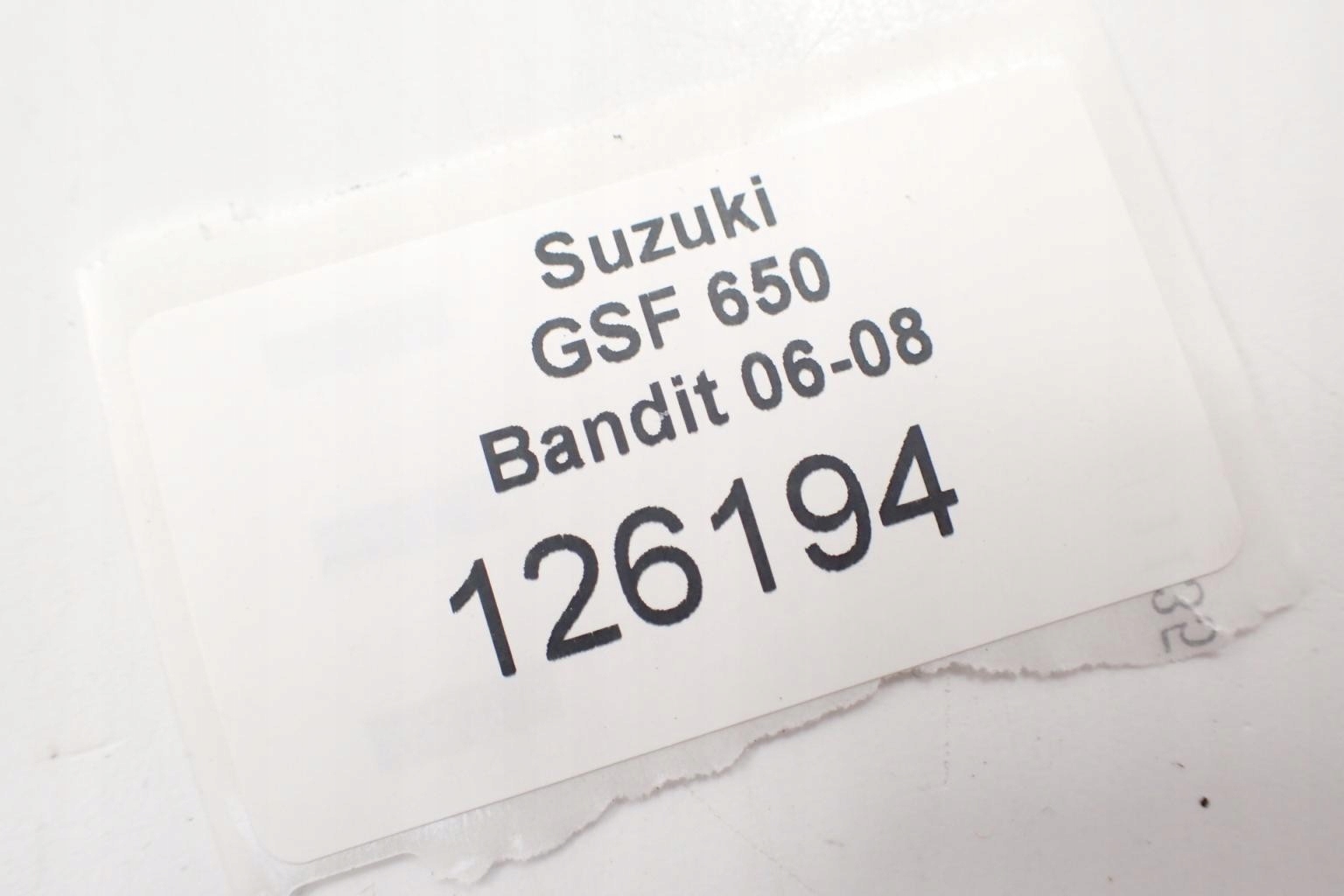 Suzuki GSF 650 Bandit 06-08 Termostat obudowa Waga produktu z opakowaniem jednostkowym 0.5 kg