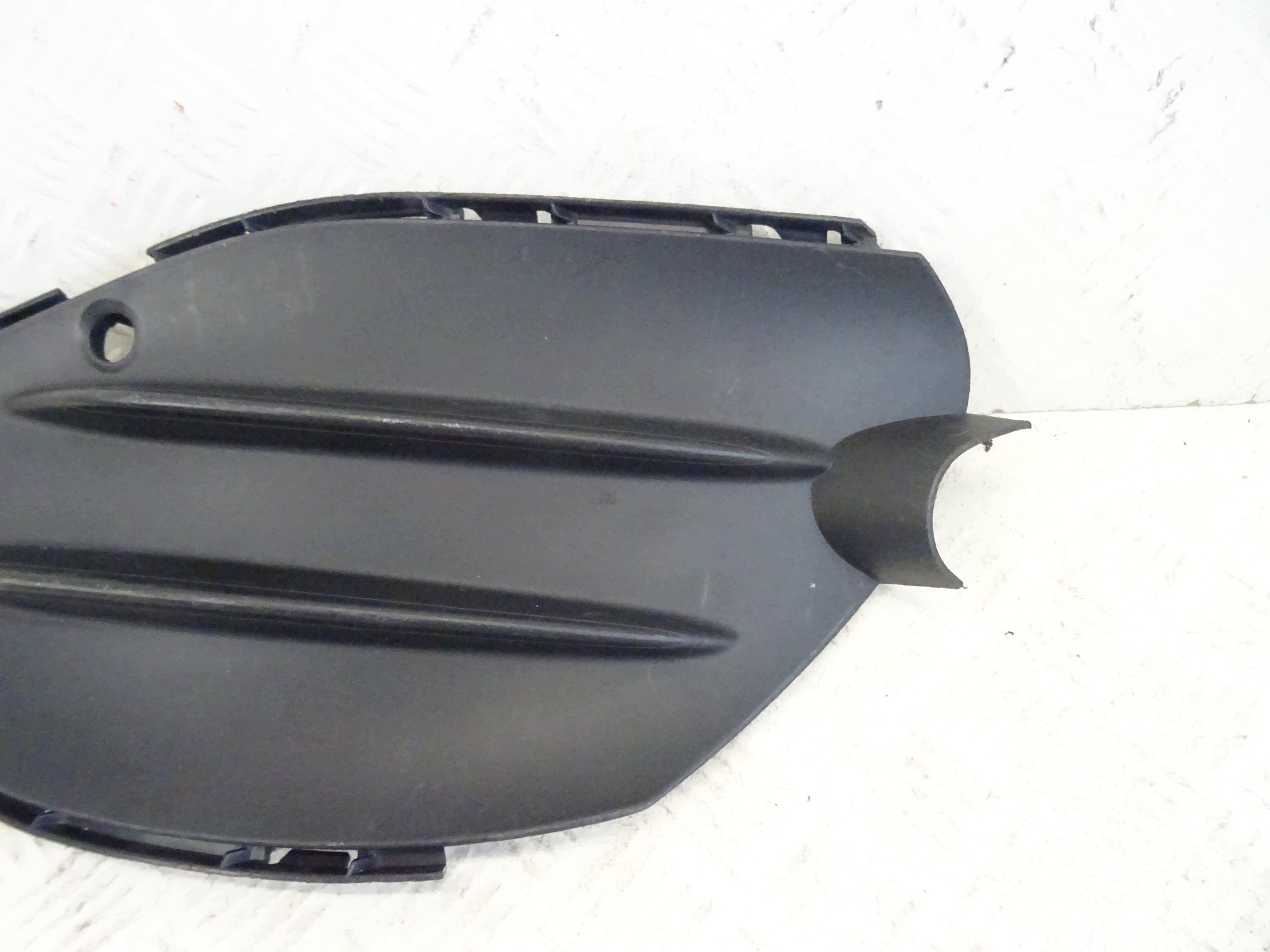 grid of a bumper front front right MERCEDES EQA W243 A2438859203