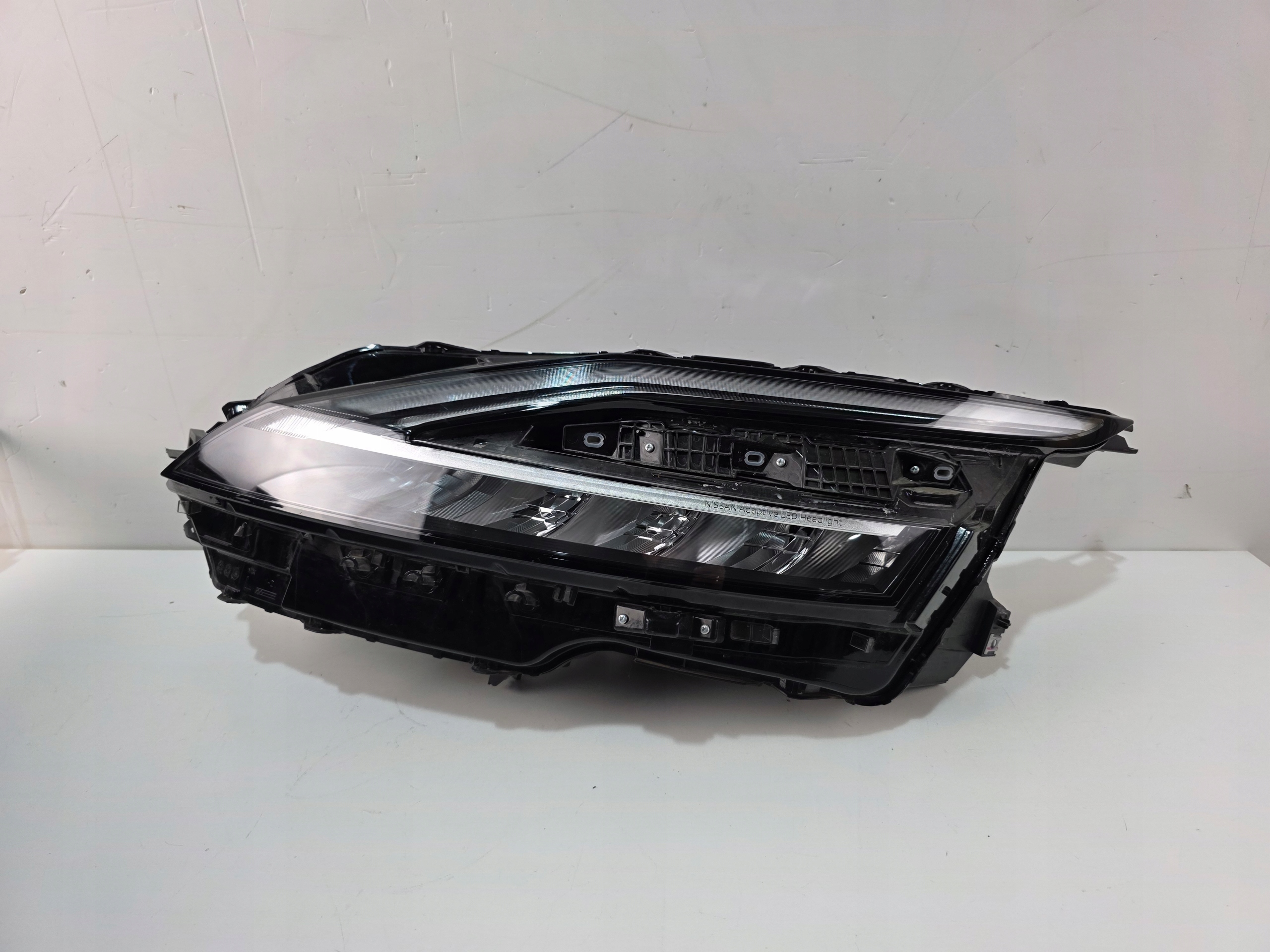 lights front ADAPTIVE LED NISSAN QASHQAI III J12 100-8D02J