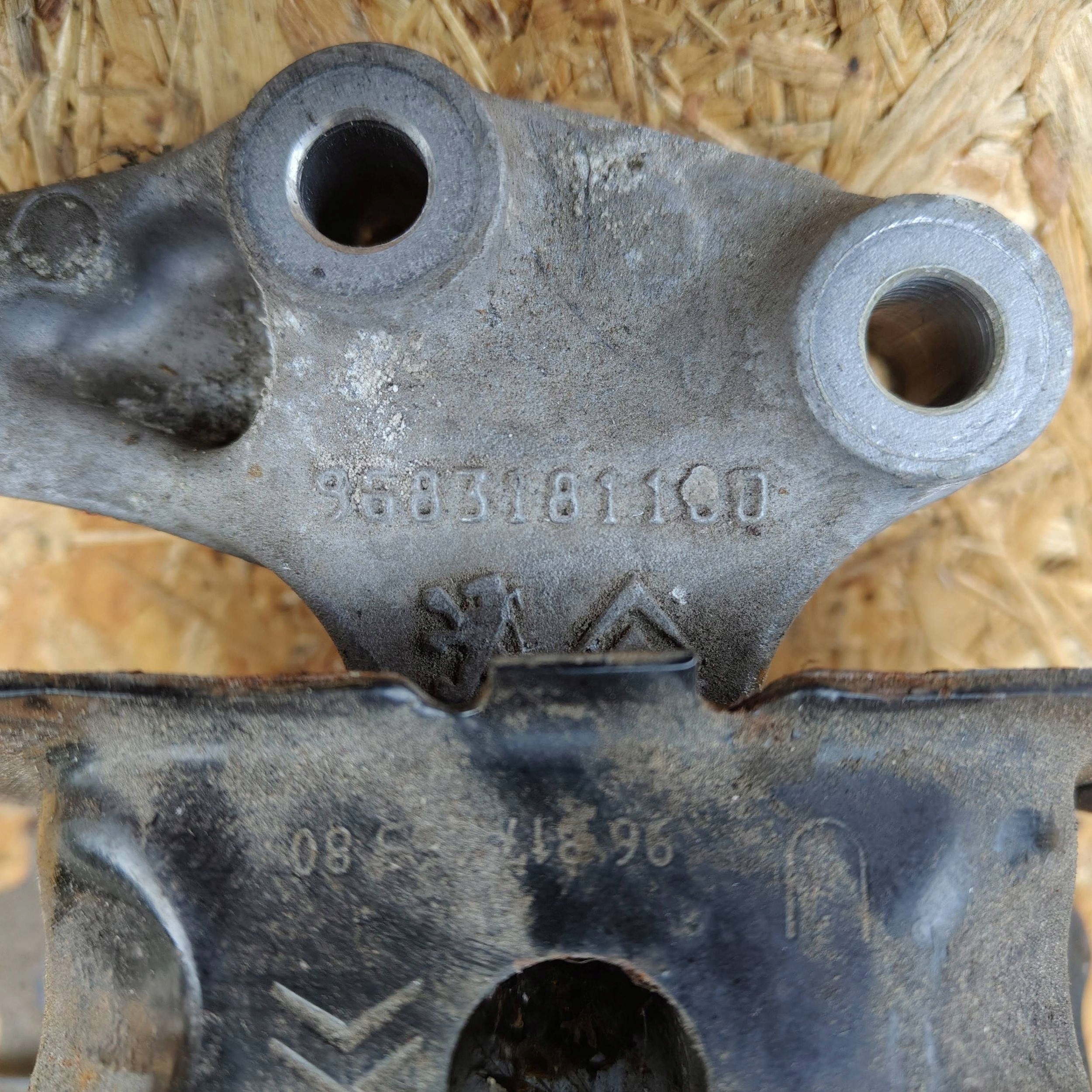 engine mount Citroen C3 9683181180
