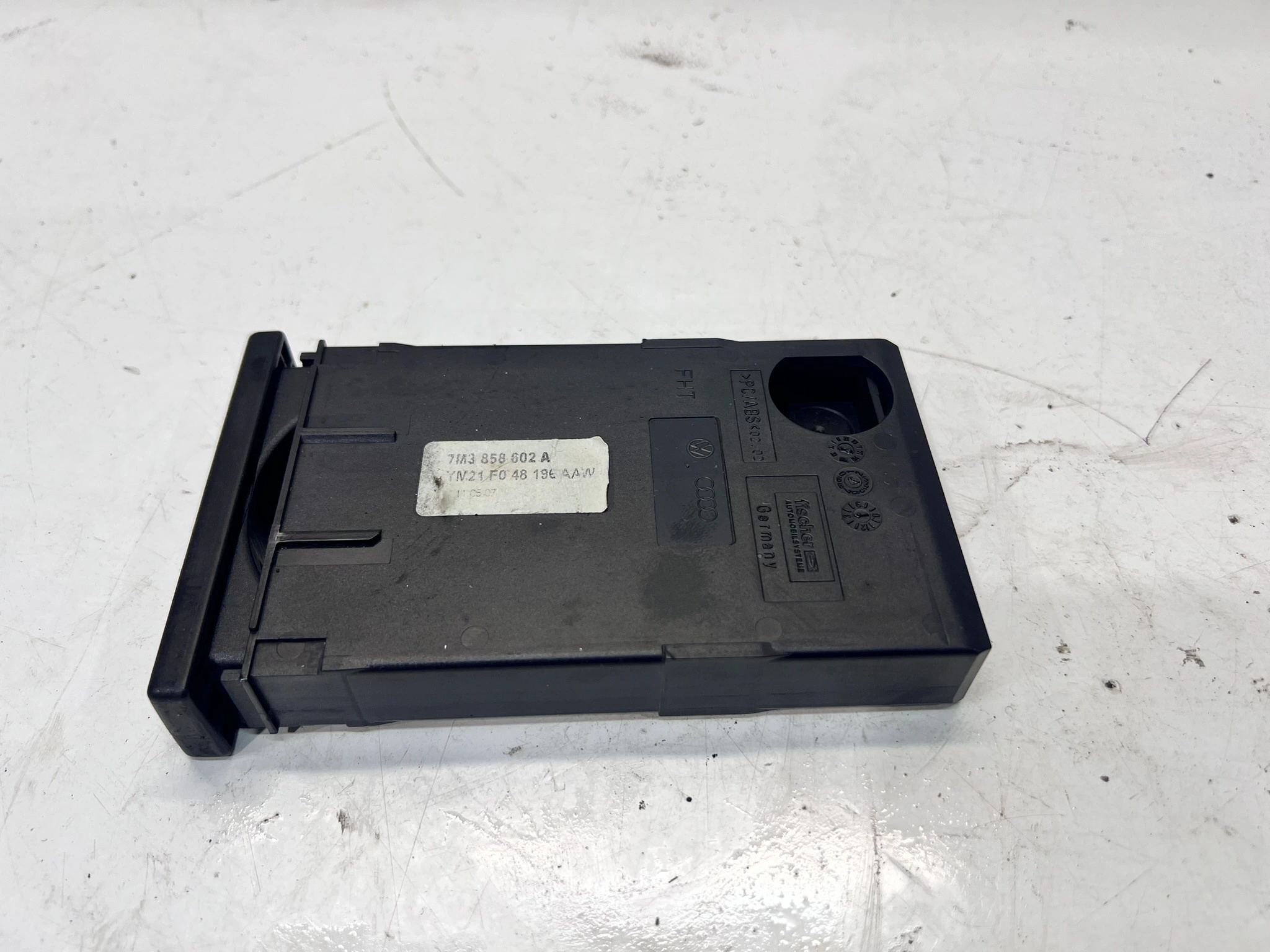 bracket passenger compartment for KUBKI VW SHARAN 7M3858602A
