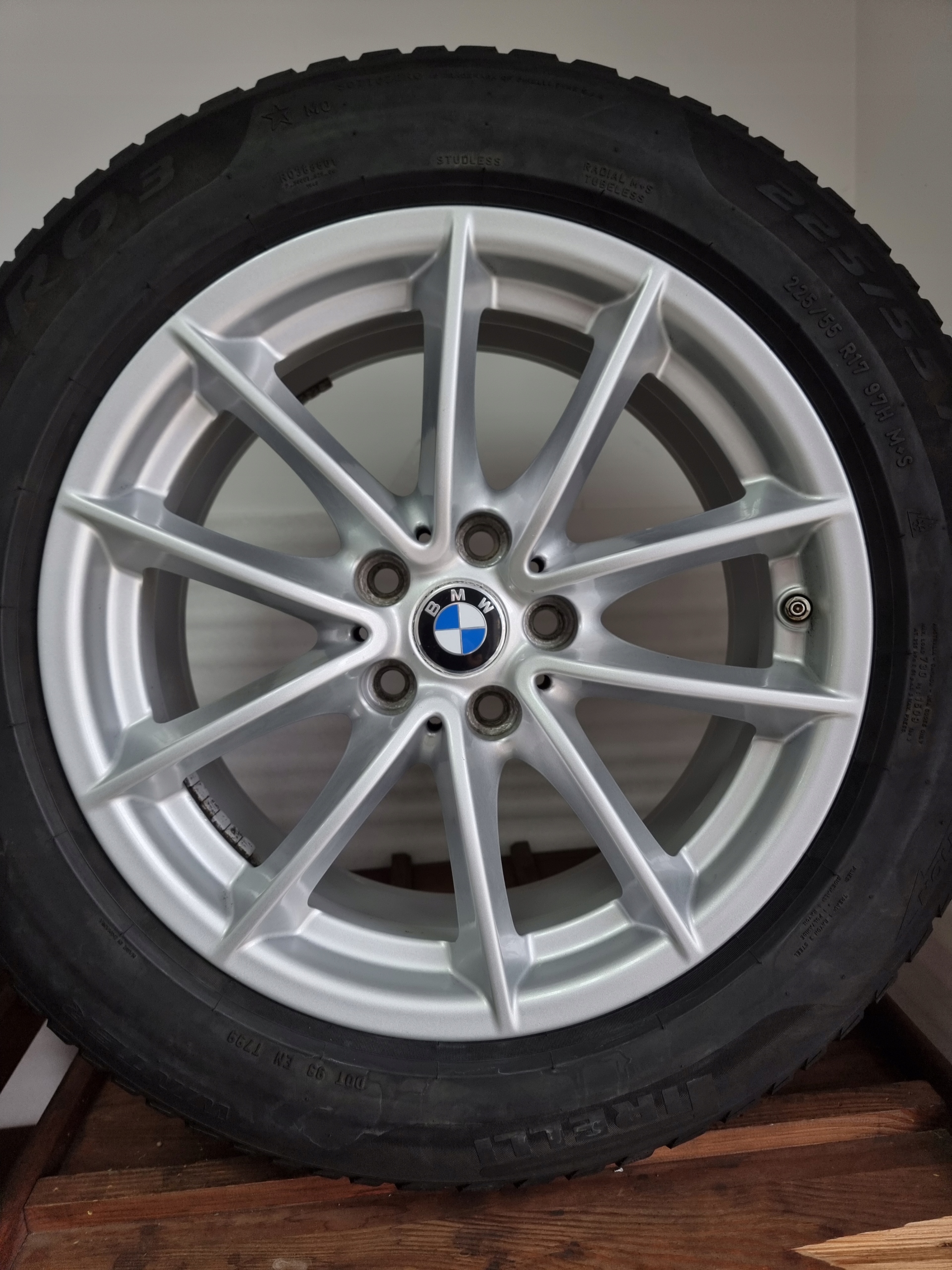 Koła BMW G30 G31 17 CALI ZIMOWE Pirelli RFT 2019 Rozstaw śrub 5x112