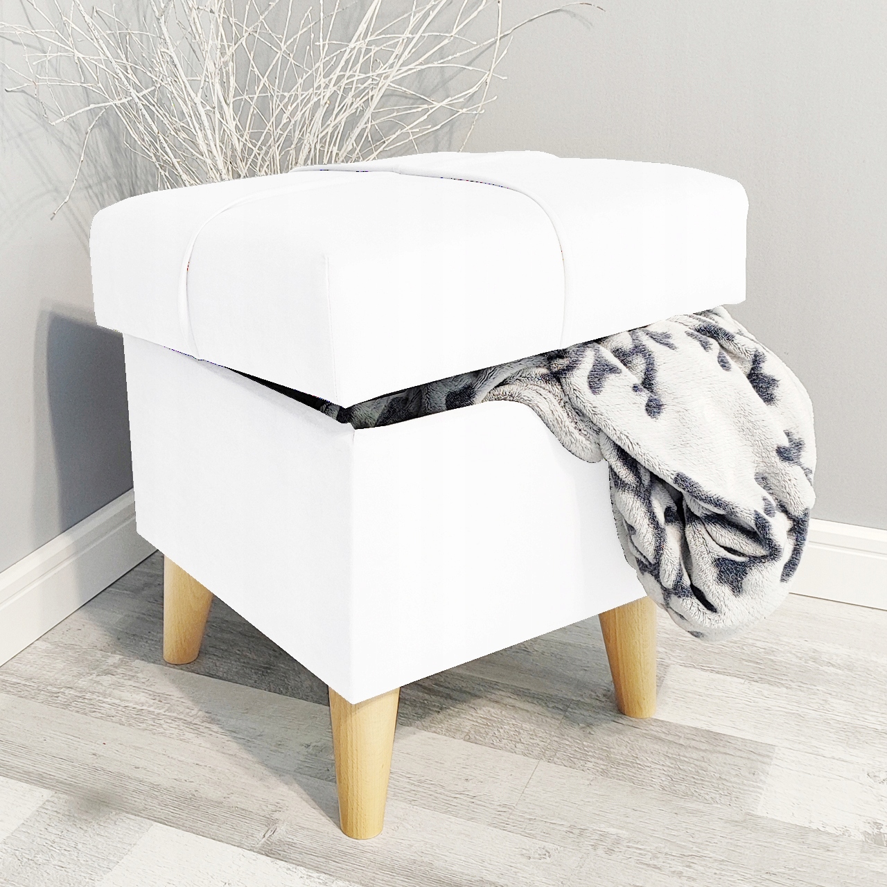 Taburet S Úložným Prostorem A Otevírací Podnožkou Bílá Magic Velvet