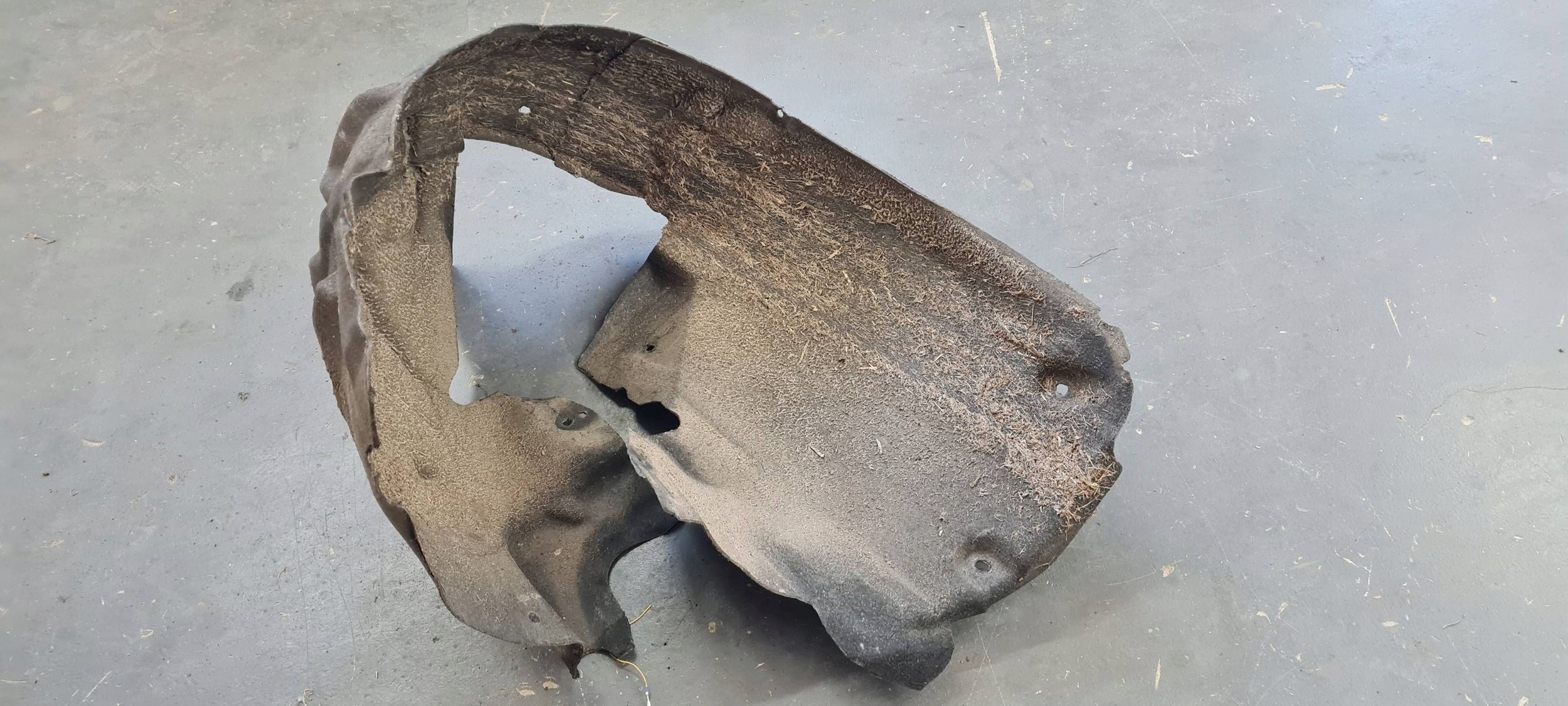 A5 8T LIFT mudguard left left front front MATERIAL 8T0821171M