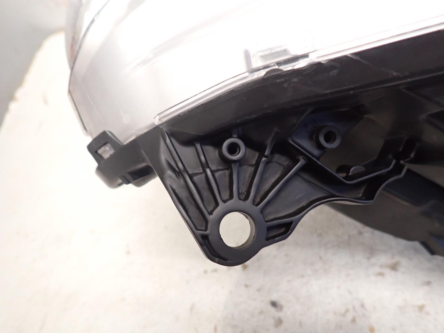 light front front right PEUGEOT 208 and LIFT 2015-2019 9822690180