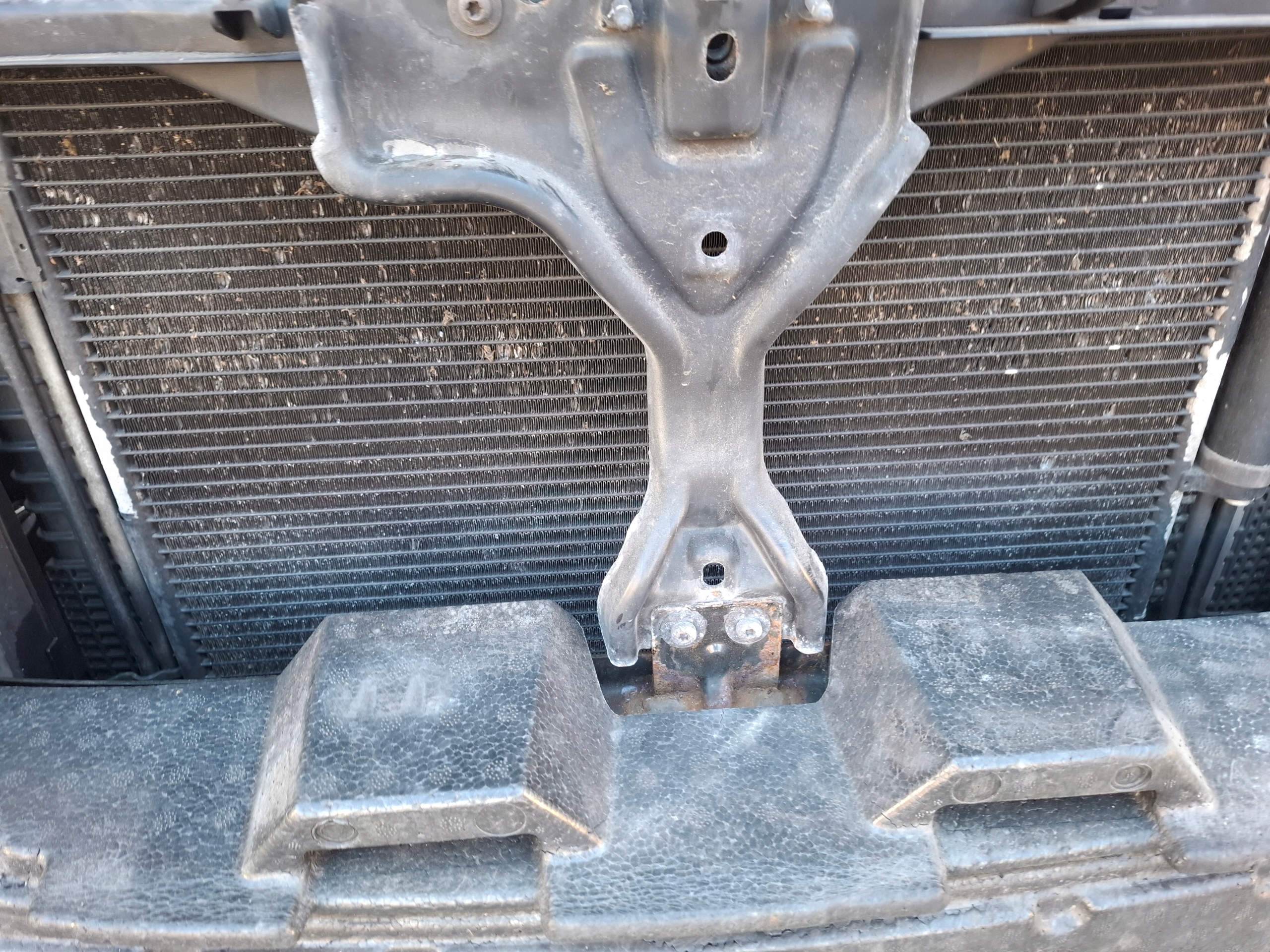 support panel for radiators pillar front sider VW TIGUAN and LIFT 5N 2.0 TDI radiator