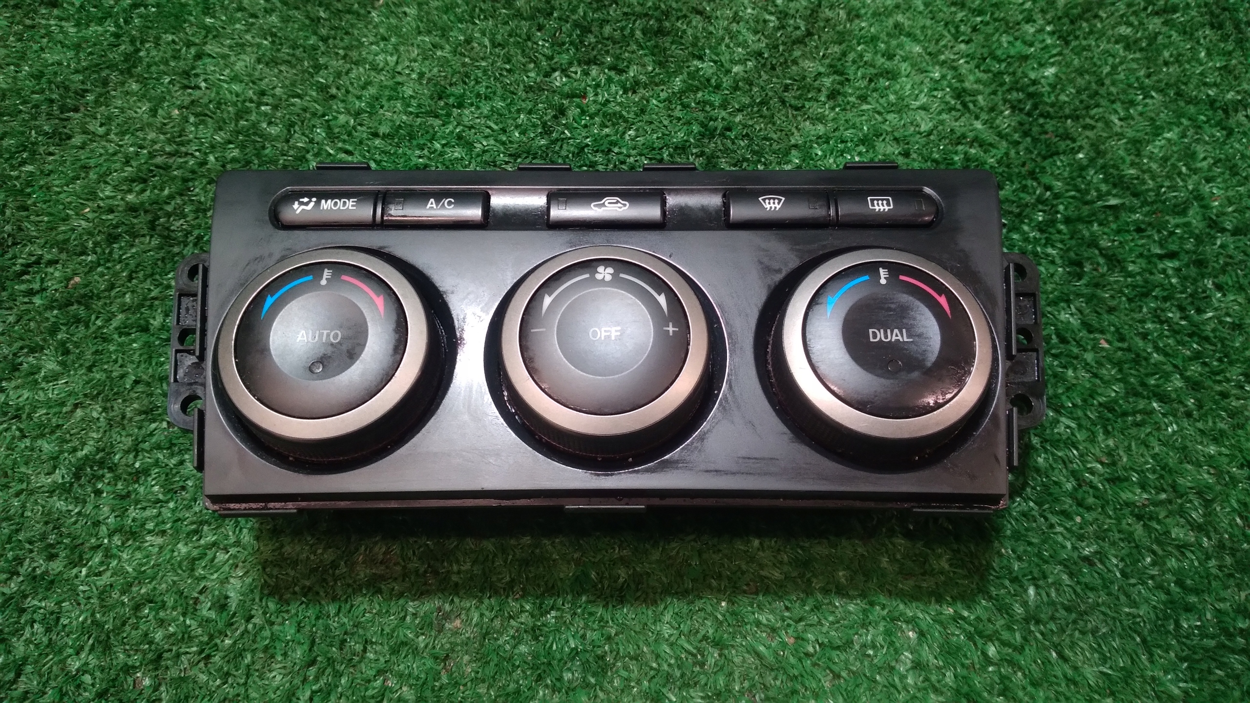control panel air conditioning devices MAZDA 6 GH T1005815J