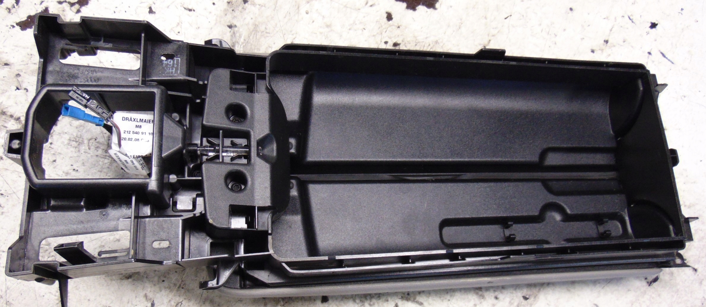 подлокотник MERCEDES e класс W212 европа