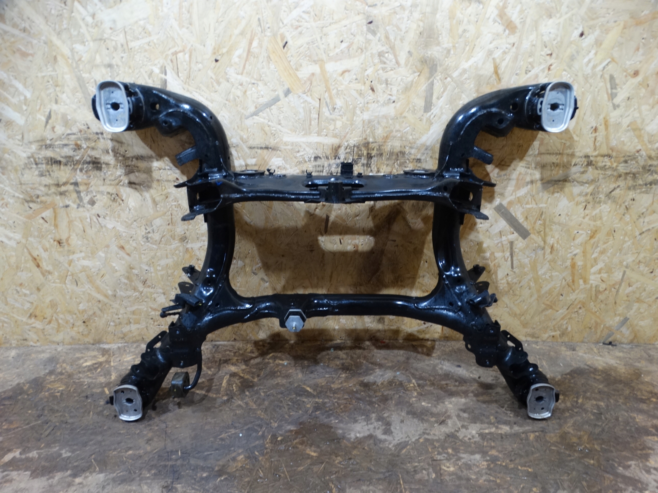 WOZEK ЗАДНИЙ PORSCHE CAYENNEy 2.9 1