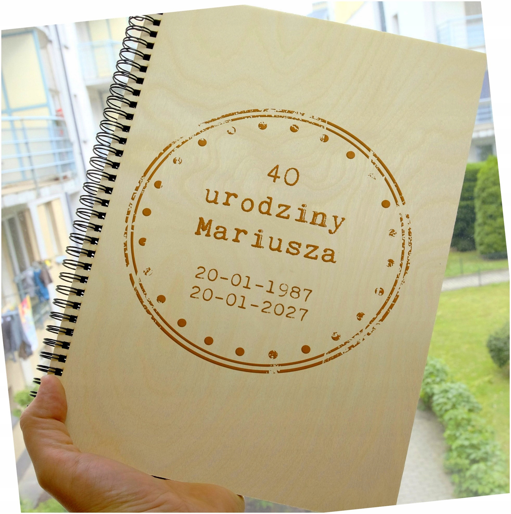 HISTORIA ŻYCIA ZAMKNIĘTA W DREWNIE PREZENT NA URODZINY ZE ZDJĘCIAMI
