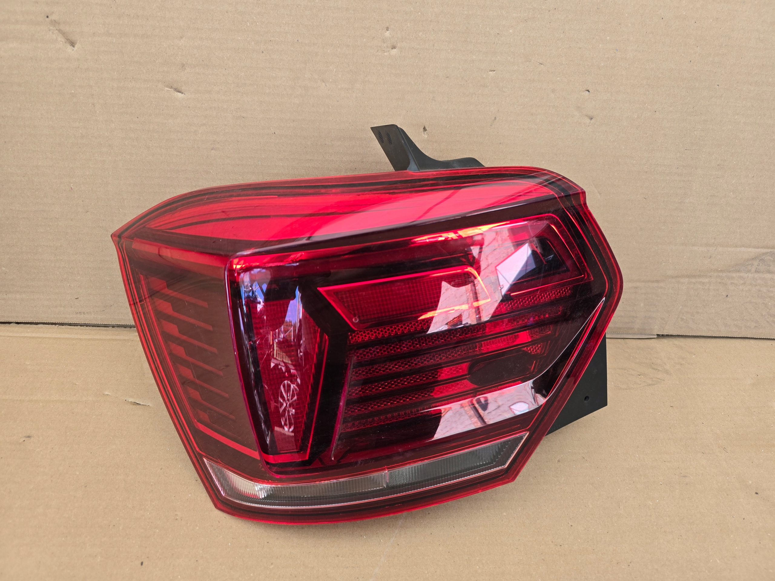 VW POLO VI 2G LAMPA LEWA TYLNA 2G0945207B