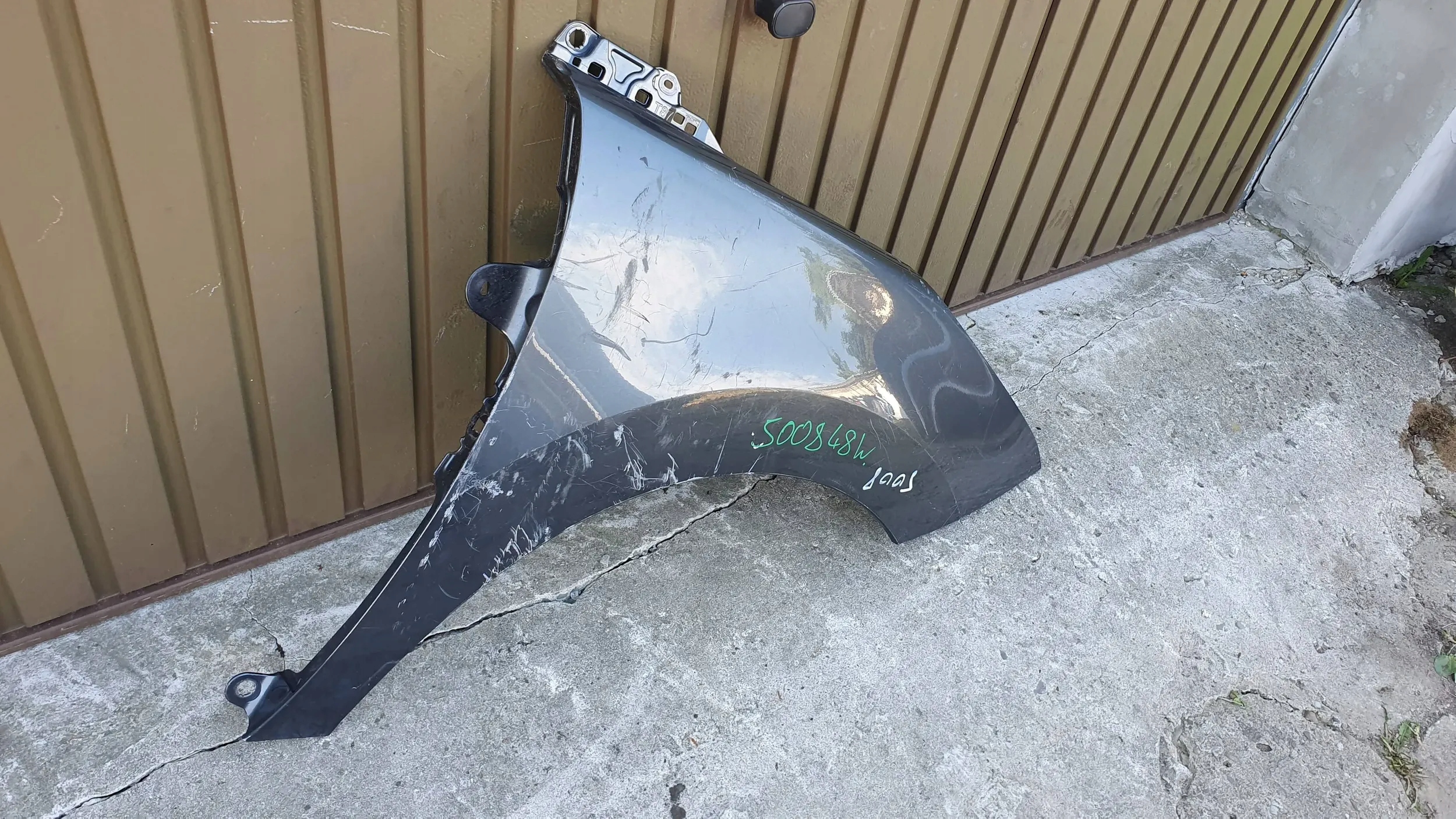 Peugeot 5008 1 and right fender front front $