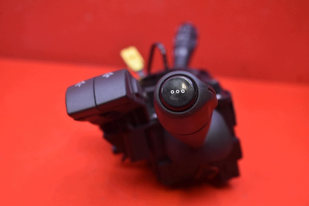 commande levier commodo sous volant PAJAK 681722712R DACIA SANDERO 2 II 5D HB 13-16