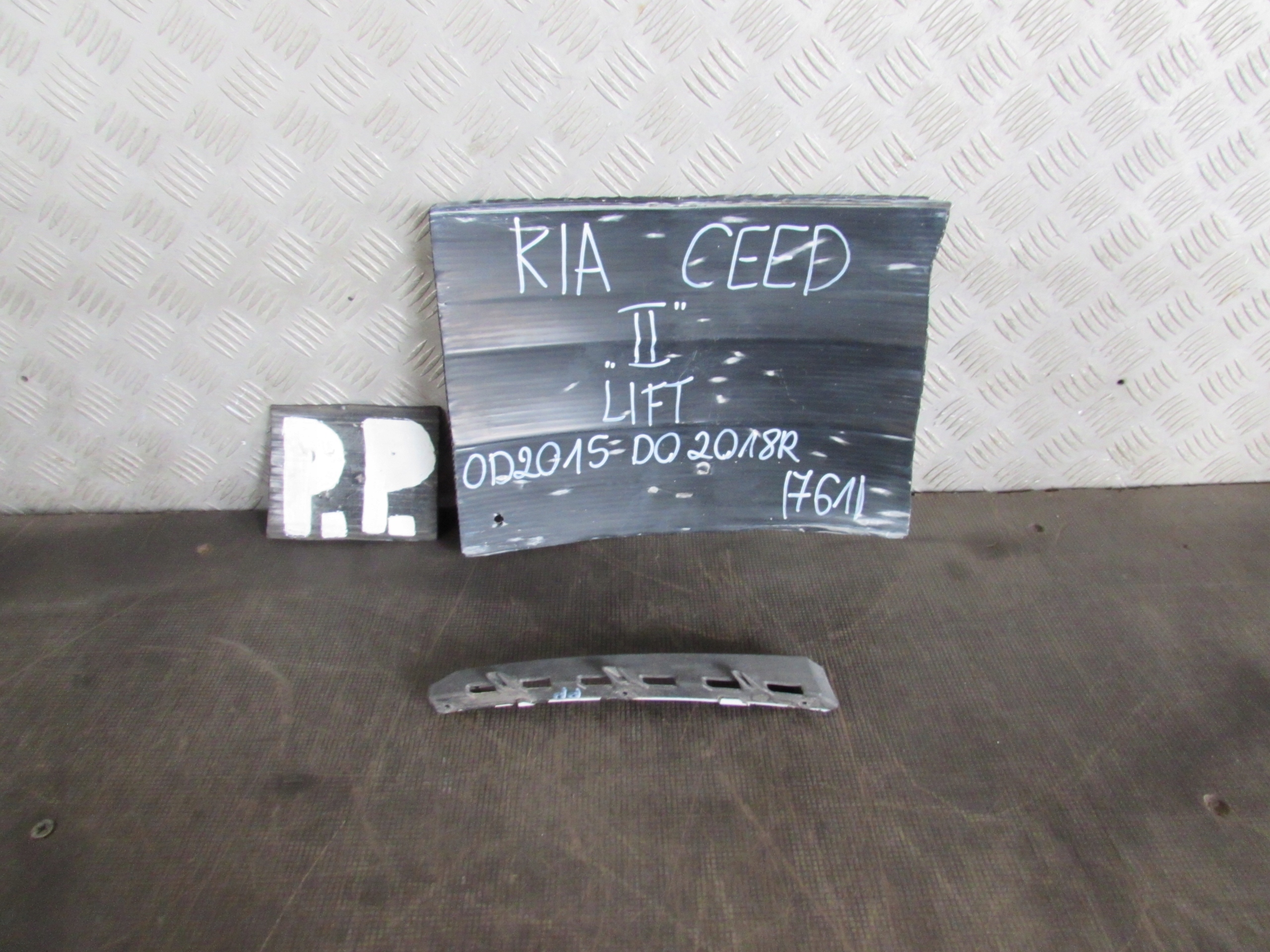 ŚLIZG ZDERZAKA PRZWY PRZÓD KIA CEED II LIFT 15-18r 86554-A2000