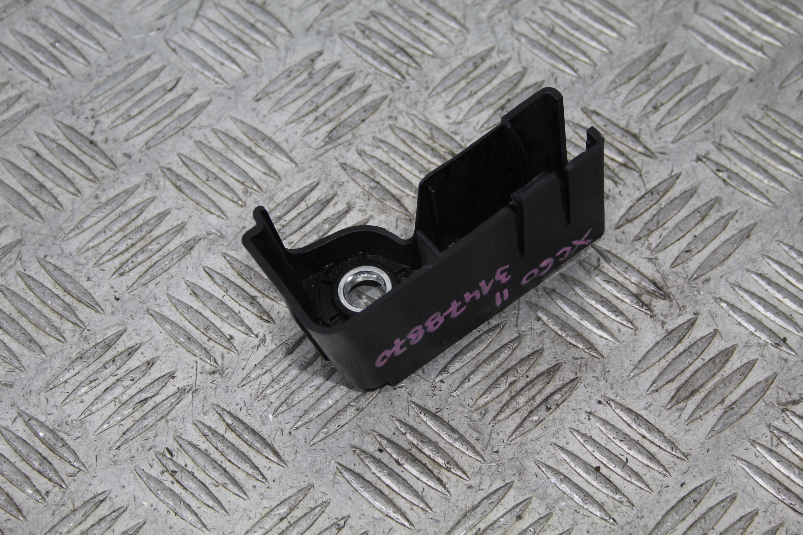 Blende Abdeckung Halter VOLVO XC60 II 2 LIFT 31478870