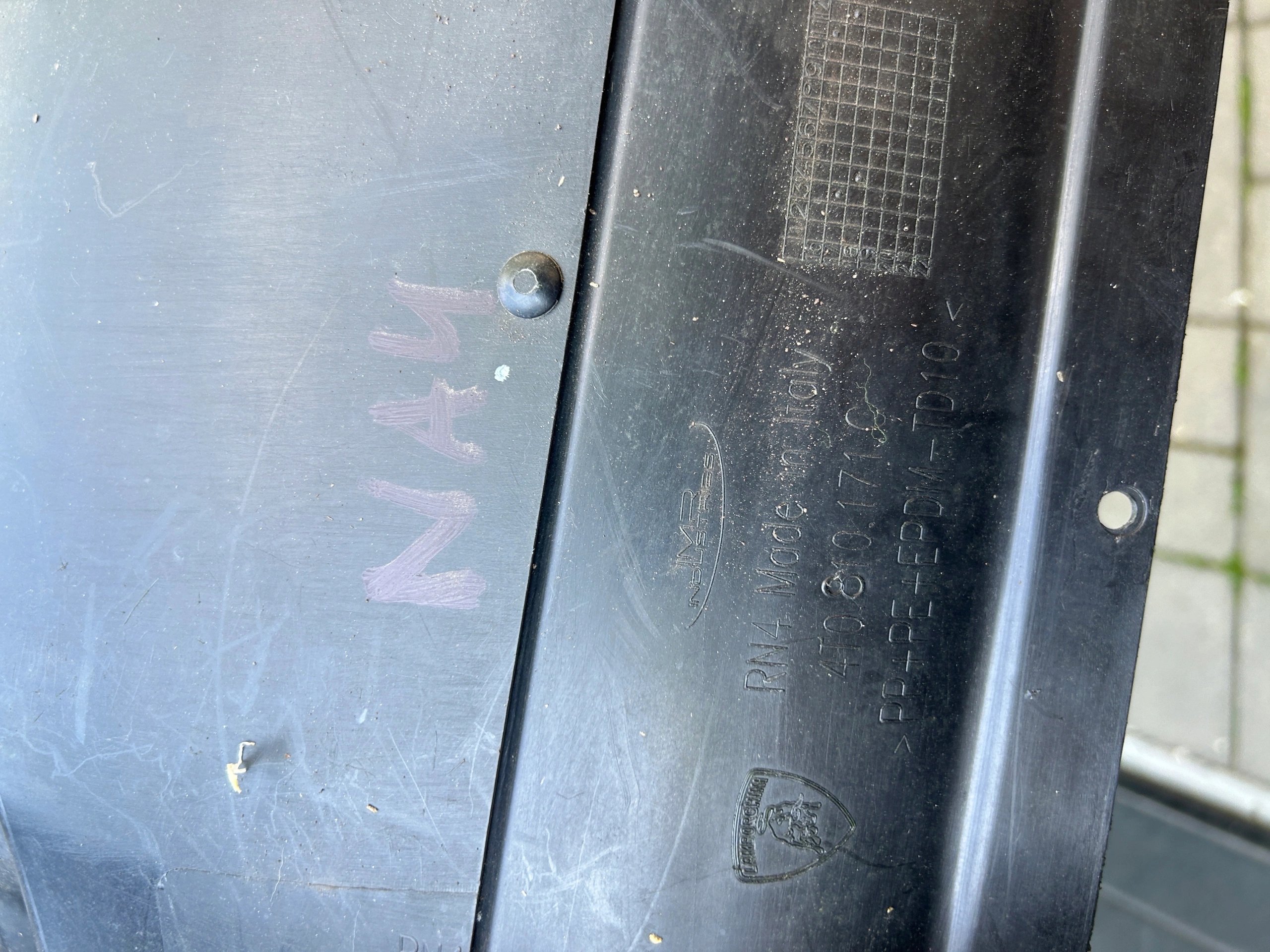 LAMBORGHINI HURACAN mudguard rear. left 4T0810171C
