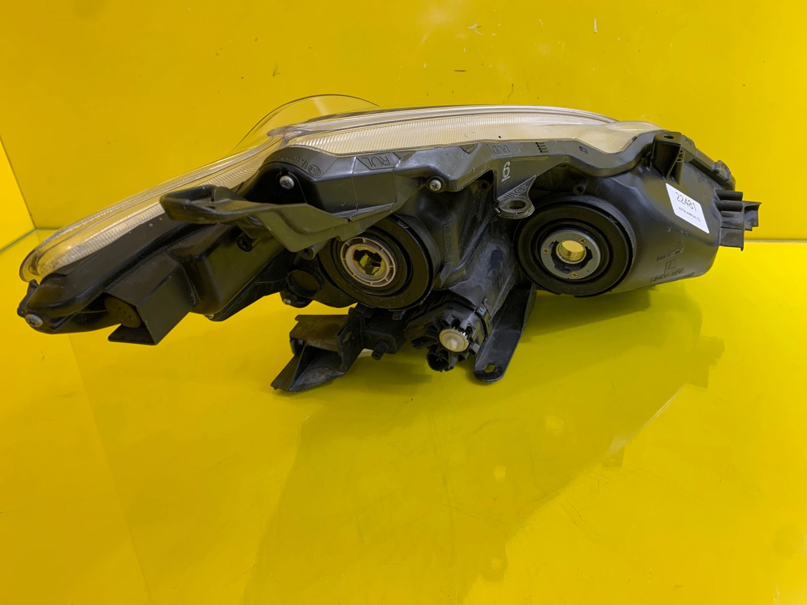 light left front Toyota Prius plus 12-15