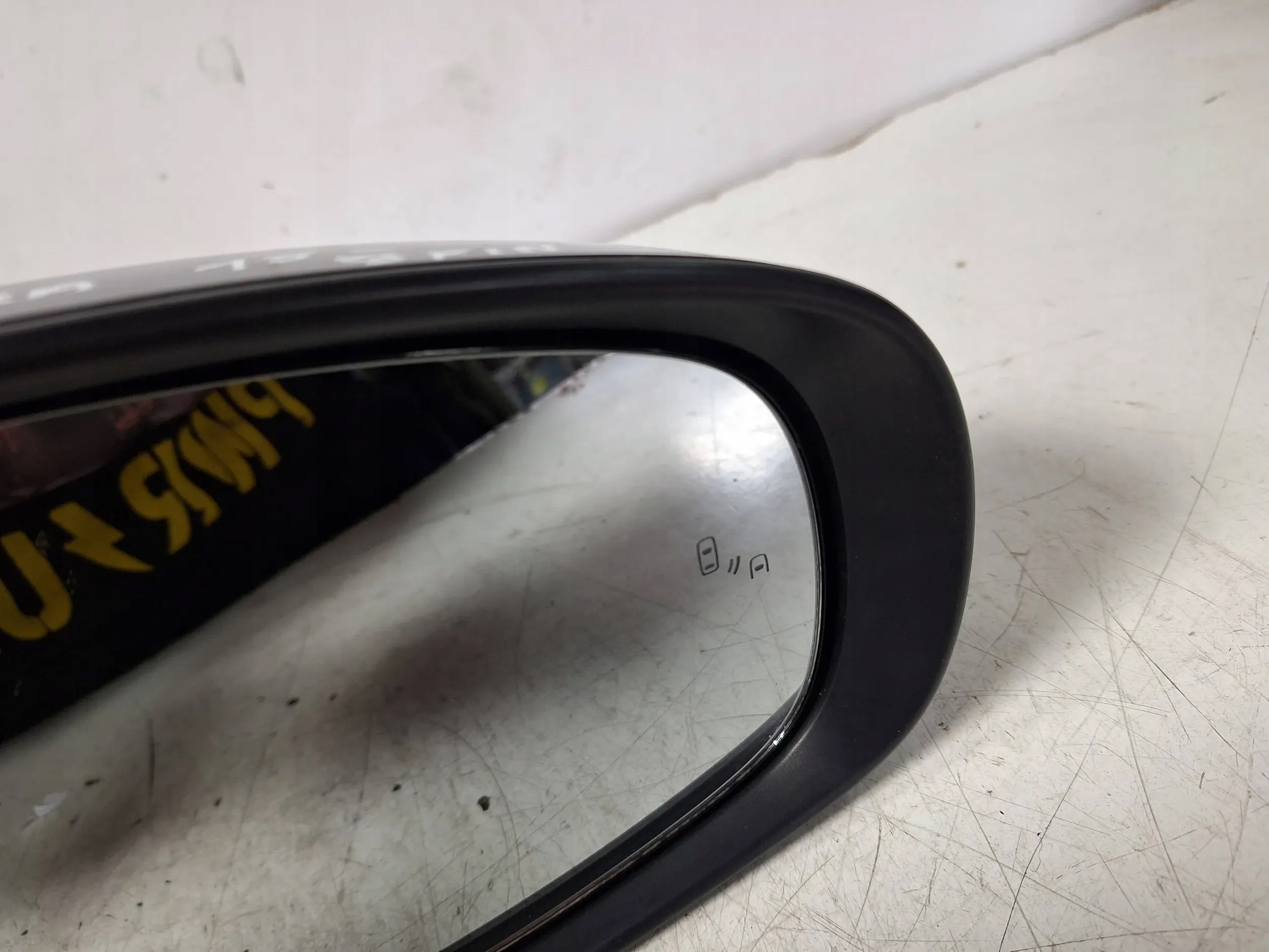 Lusterko prawe Suzuki Vitara II 15- 9PIN ASYSTENT Typ samochodu Samochody osobowe