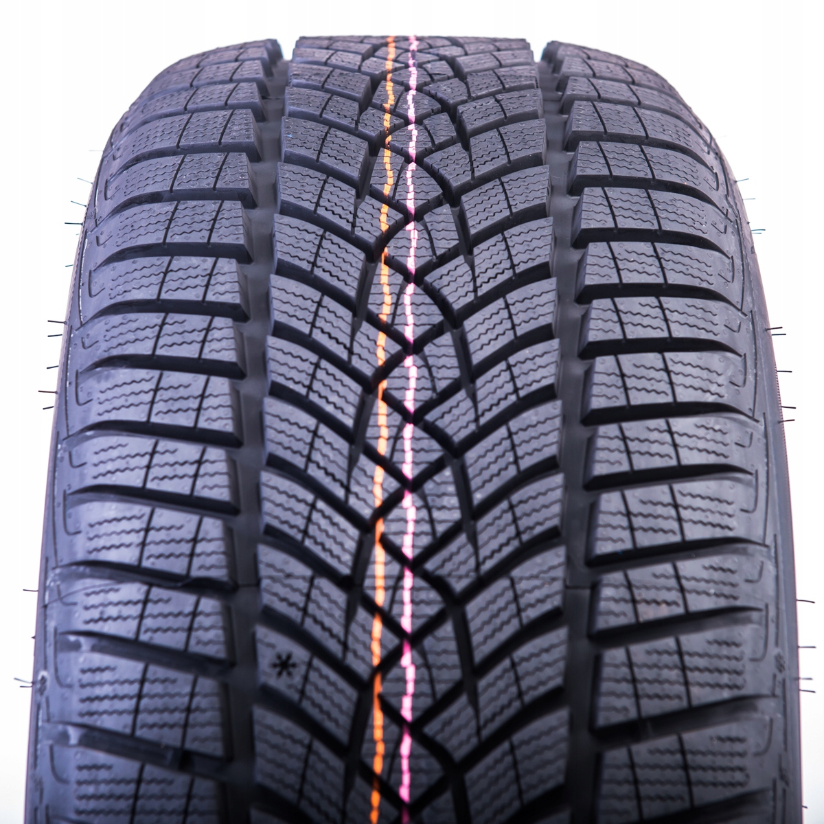 2x OPONY ZIMOWE 195/60R18 Goodyear UG PERF + 96H