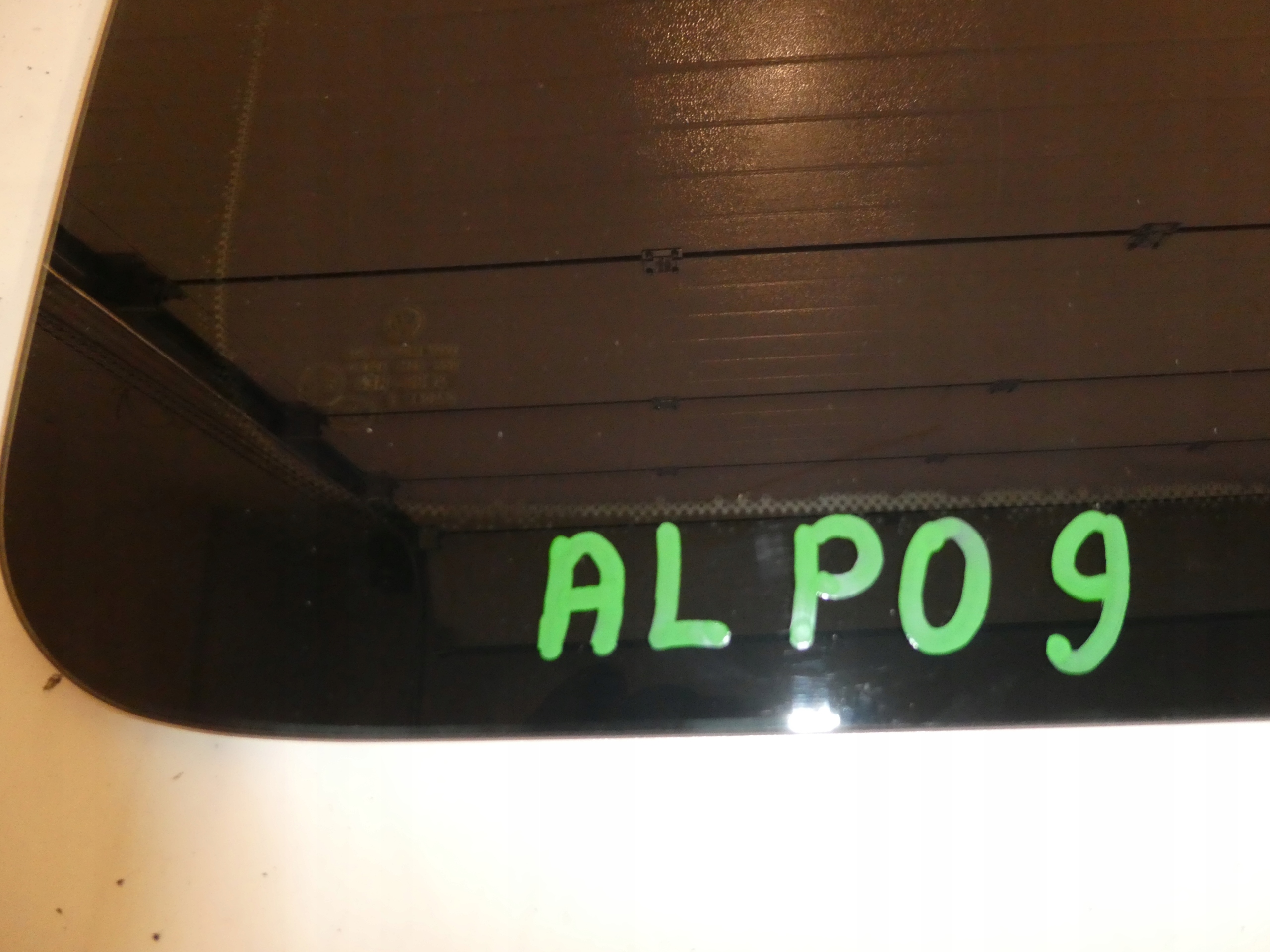 VW T6 CARAVELLE LONG window right rear 7E3845332