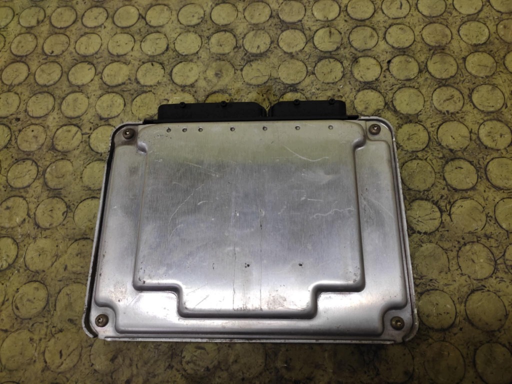 VW GOLF IV 1.9 TDI control unit of the engine 0281011065