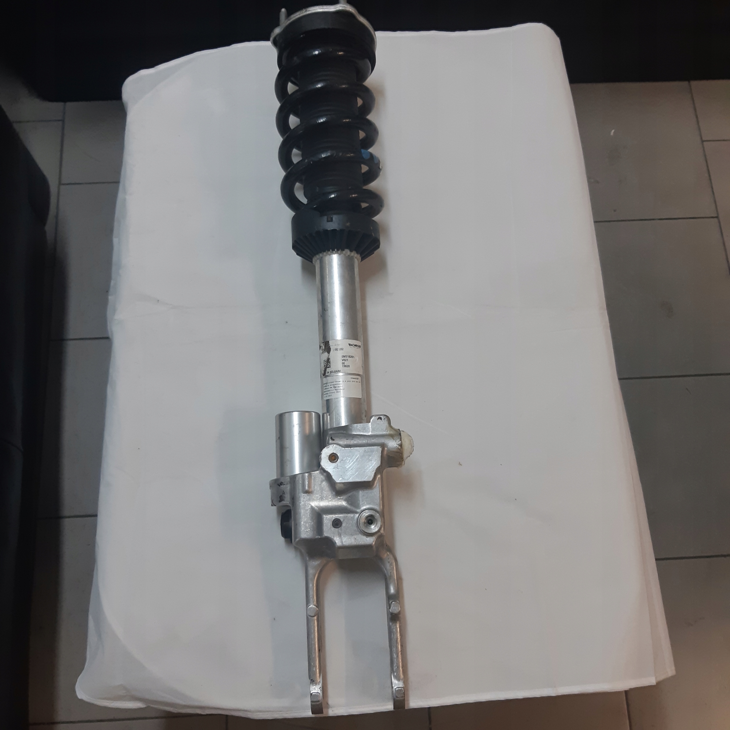 Kolumna ZAWIESZENIA PRZOD PRAWY MERCEDES W463