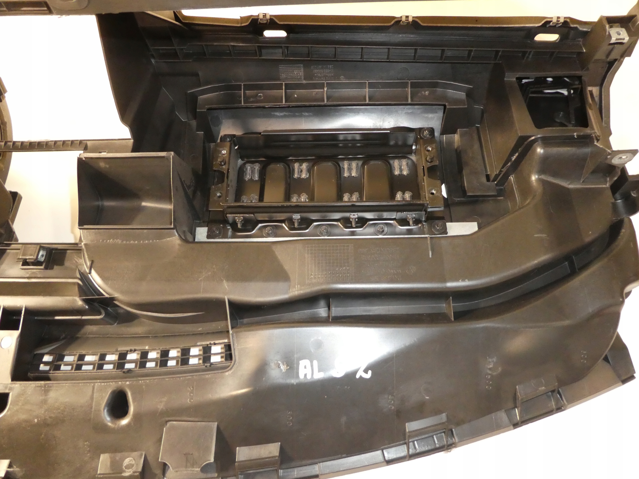 dashboard instrument panel console cockpit VW GOLF V
