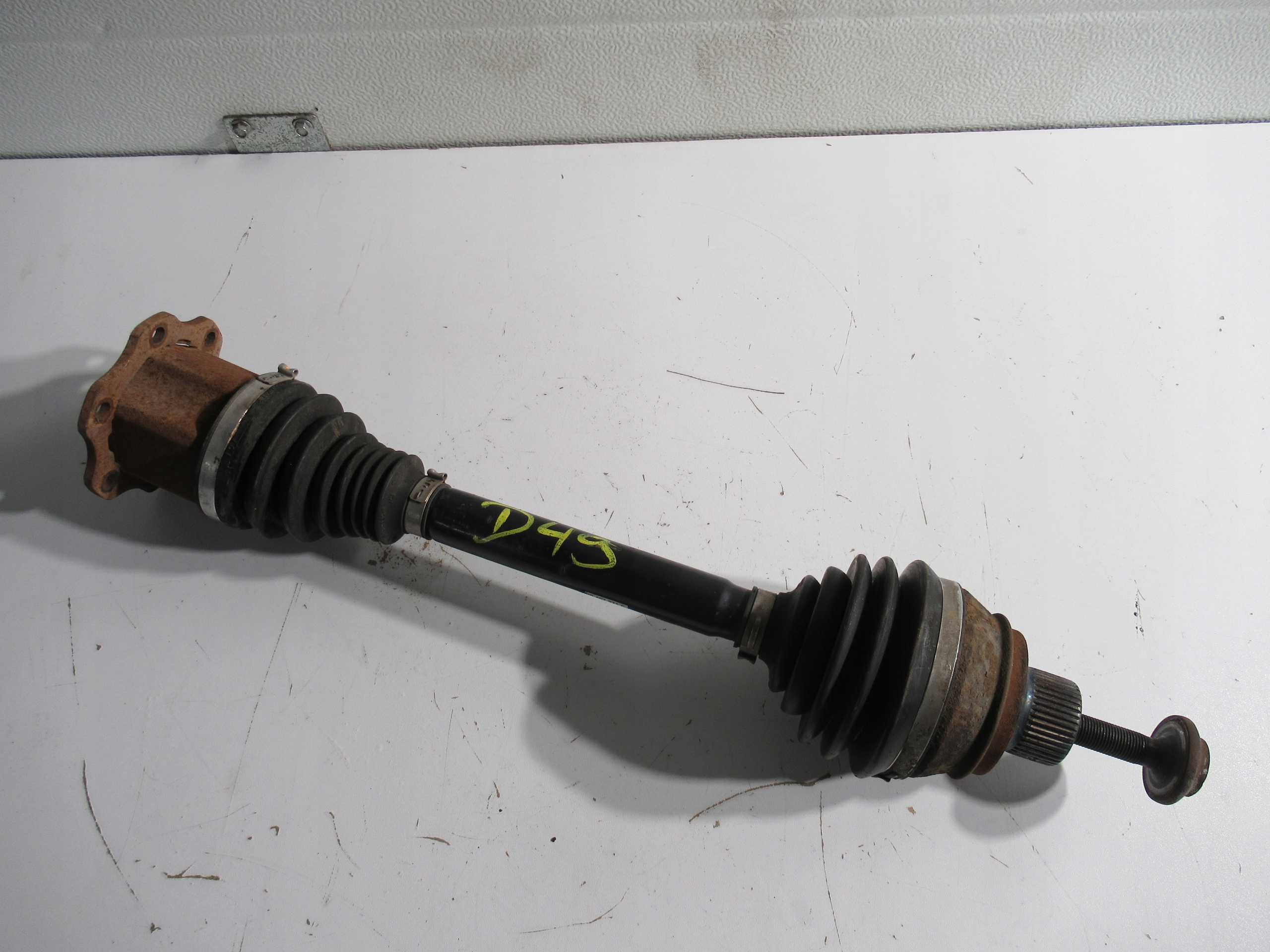 Audi Q5 and 1 8R 3.0 TDI semi-axis front 8R0407271C