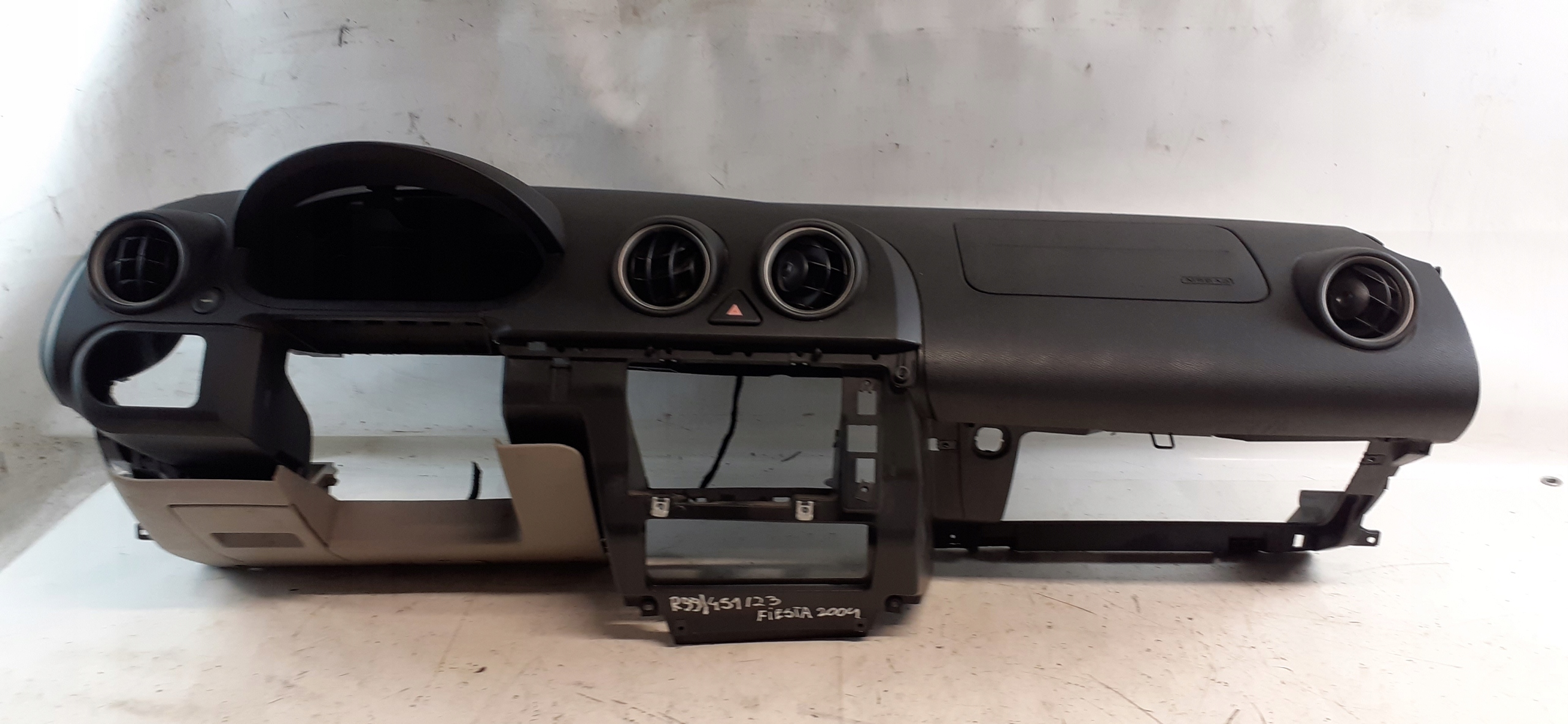 dashboard instrument panel console FORD FIESTA MK6