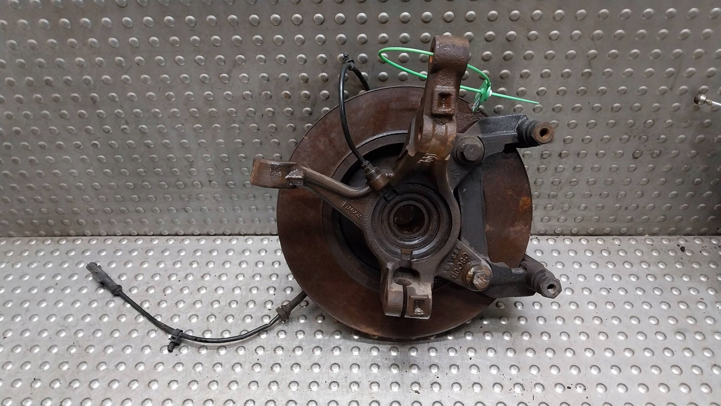 swing left front 8V51-3K171-AF/BE FORD FIESTA MK6 MK7