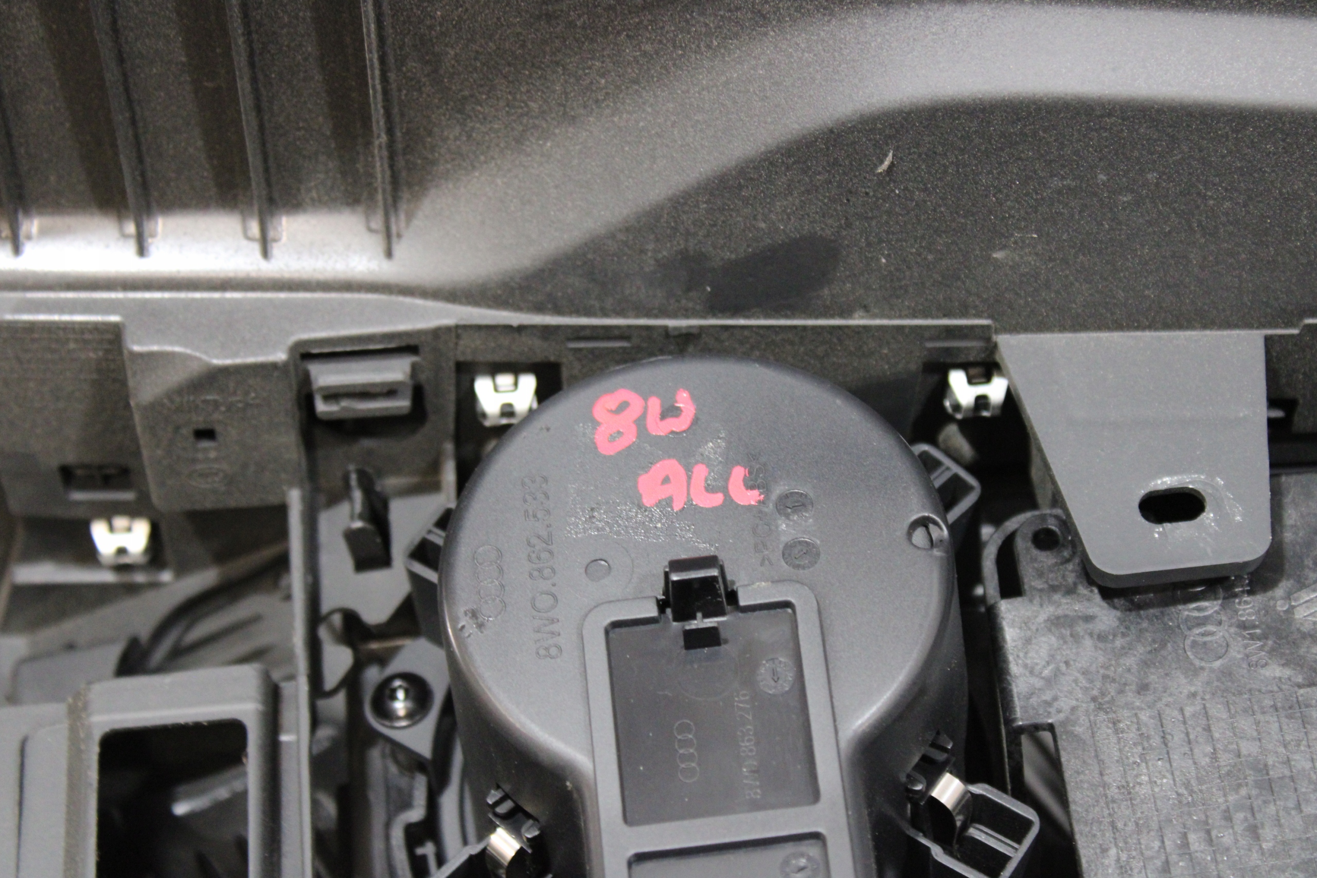 TUNEL central armrest AUDI A4 B9 8W0 8W9 ALLROAD